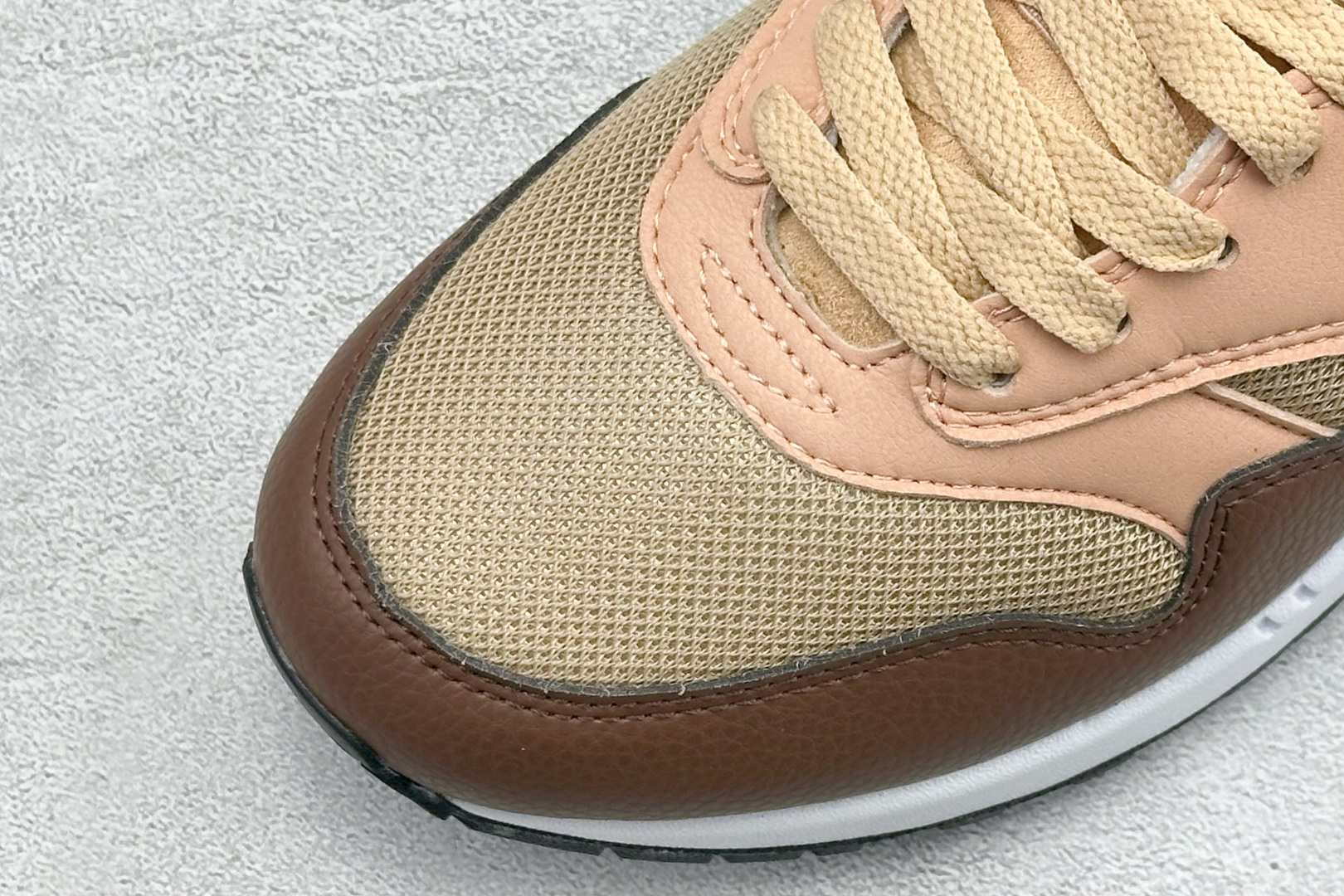 Nike Air Max 1 耐克气垫缓震复古跑步鞋 FB9660-200