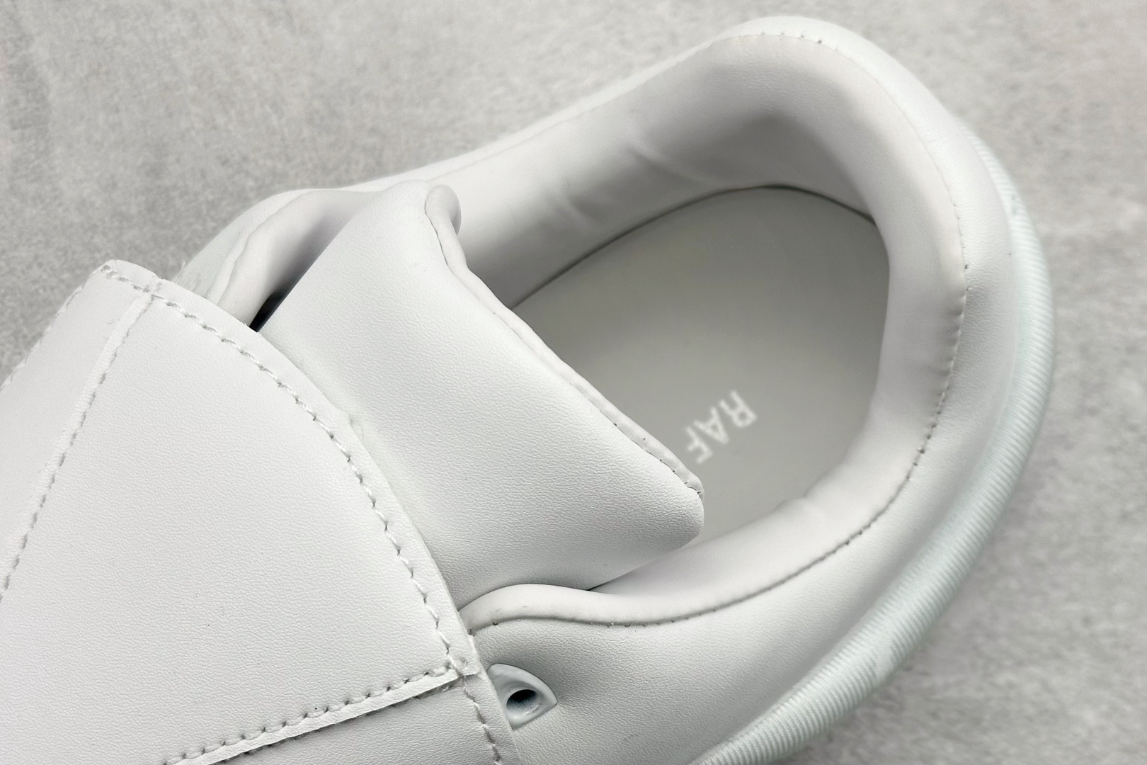 RAF SIMONS ANTEI 潮流运动 织物皮革 圆头系带 低帮休闲鞋 HR740001S-莆田鞋,莆田鞋货源,高仿鞋,高仿鞋货源,安福档口,莆田高仿鞋,莆田鞋批发,高仿鞋批发,莆田高仿运动鞋,高仿运动鞋,莆田运动鞋 RAF SIMONS ANTEI 潮流运动 织物皮革 圆头系带 低帮休闲鞋 HR740001S