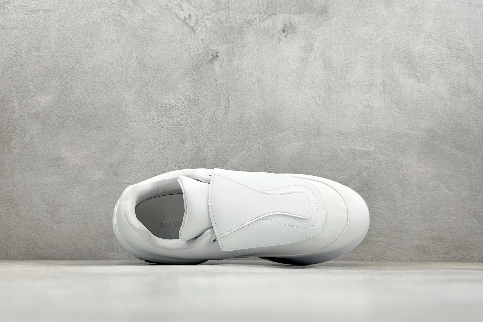 RAF SIMONS ANTEI 潮流运动 织物皮革 圆头系带 低帮休闲鞋 HR740001S-莆田鞋,莆田鞋货源,高仿鞋,高仿鞋货源,安福档口,莆田高仿鞋,莆田鞋批发,高仿鞋批发,莆田高仿运动鞋,高仿运动鞋,莆田运动鞋 RAF SIMONS ANTEI 潮流运动 织物皮革 圆头系带 低帮休闲鞋 HR740001S