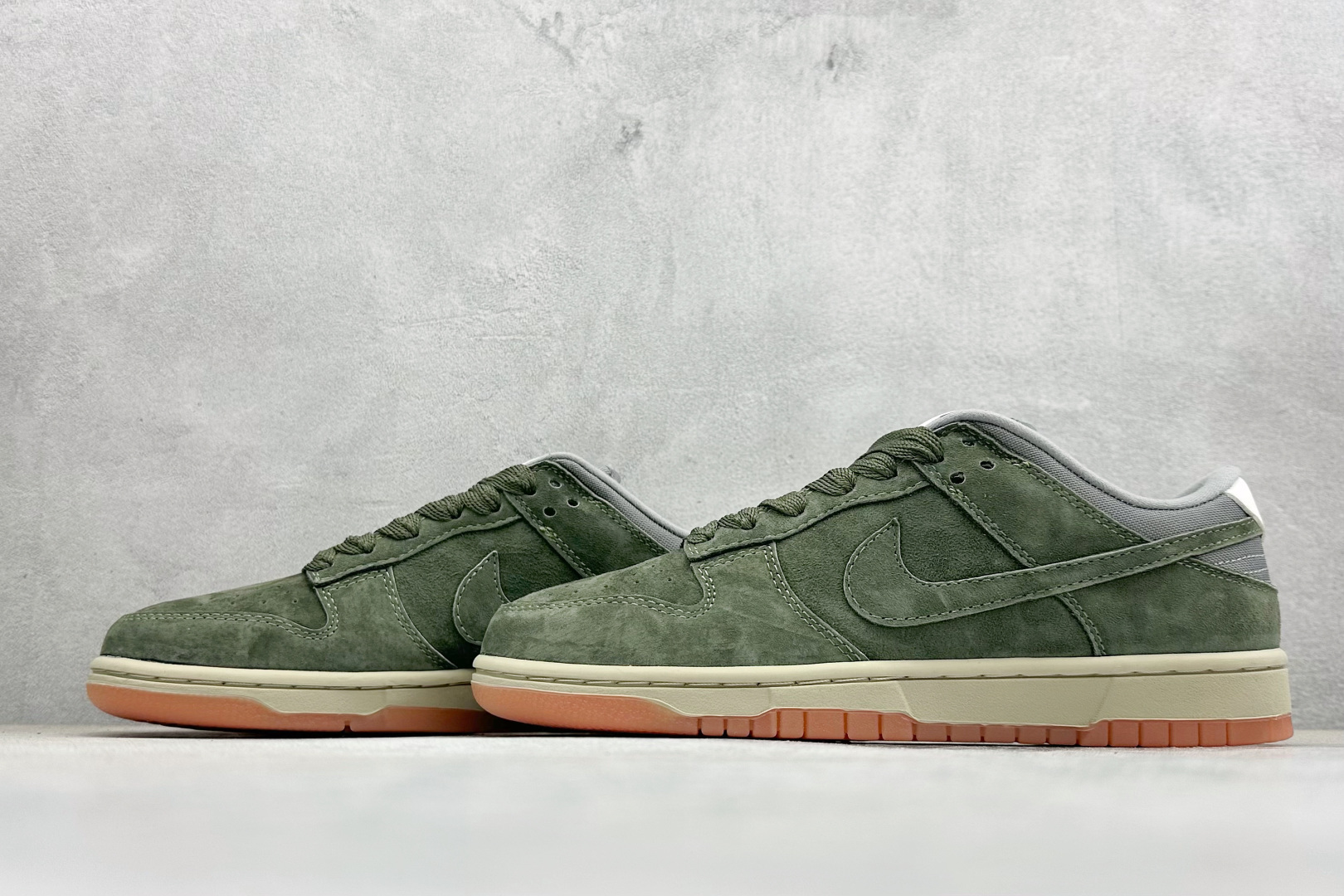 Nike SB Dunk Low 生胶军绿 SB低帮休闲板鞋 HJ0367-301