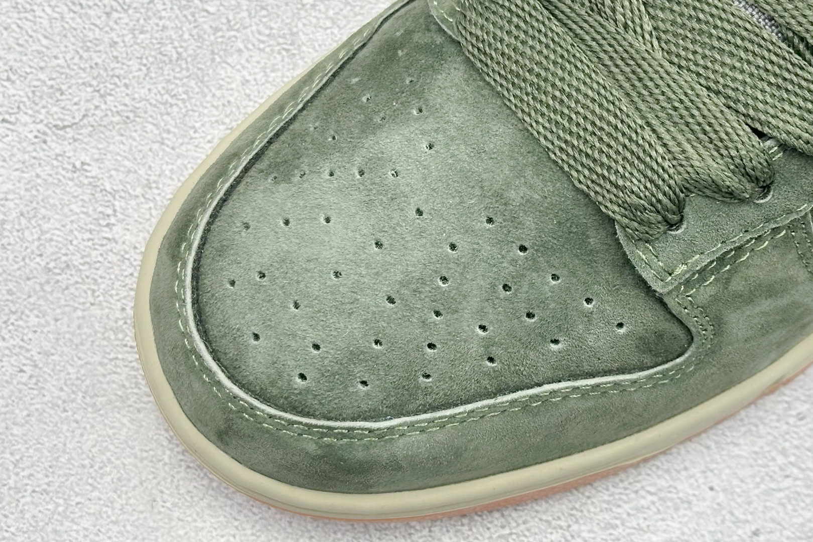 Nike SB Dunk Low 生胶军绿 SB低帮休闲板鞋 HJ0367-301