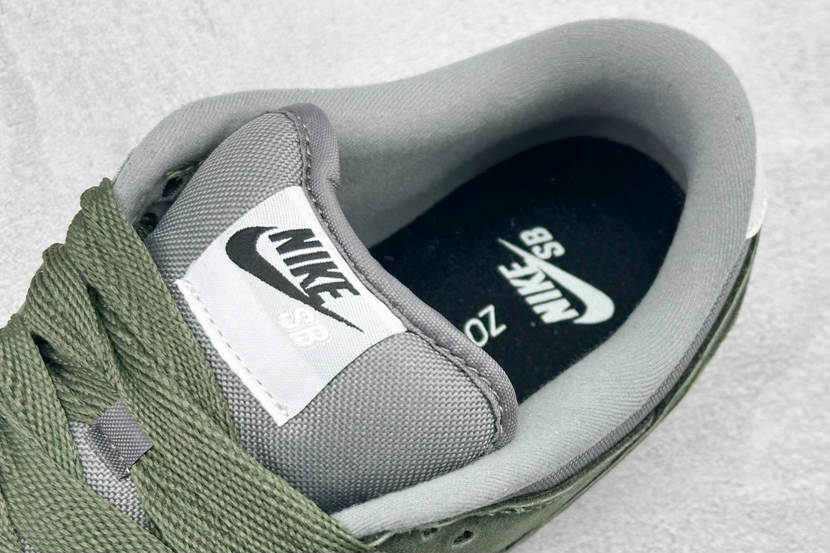 Nike SB Dunk Low 生胶军绿 SB低帮休闲板鞋 HJ0367-301