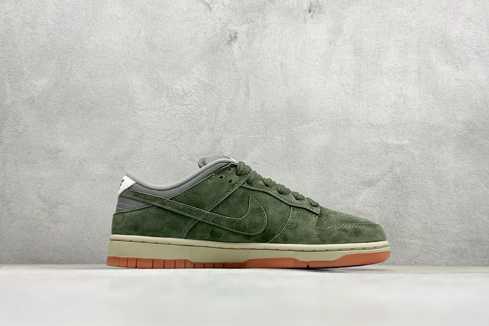 Nike SB Dunk Low 生胶军绿 SB低帮休闲板鞋 HJ0367-301
