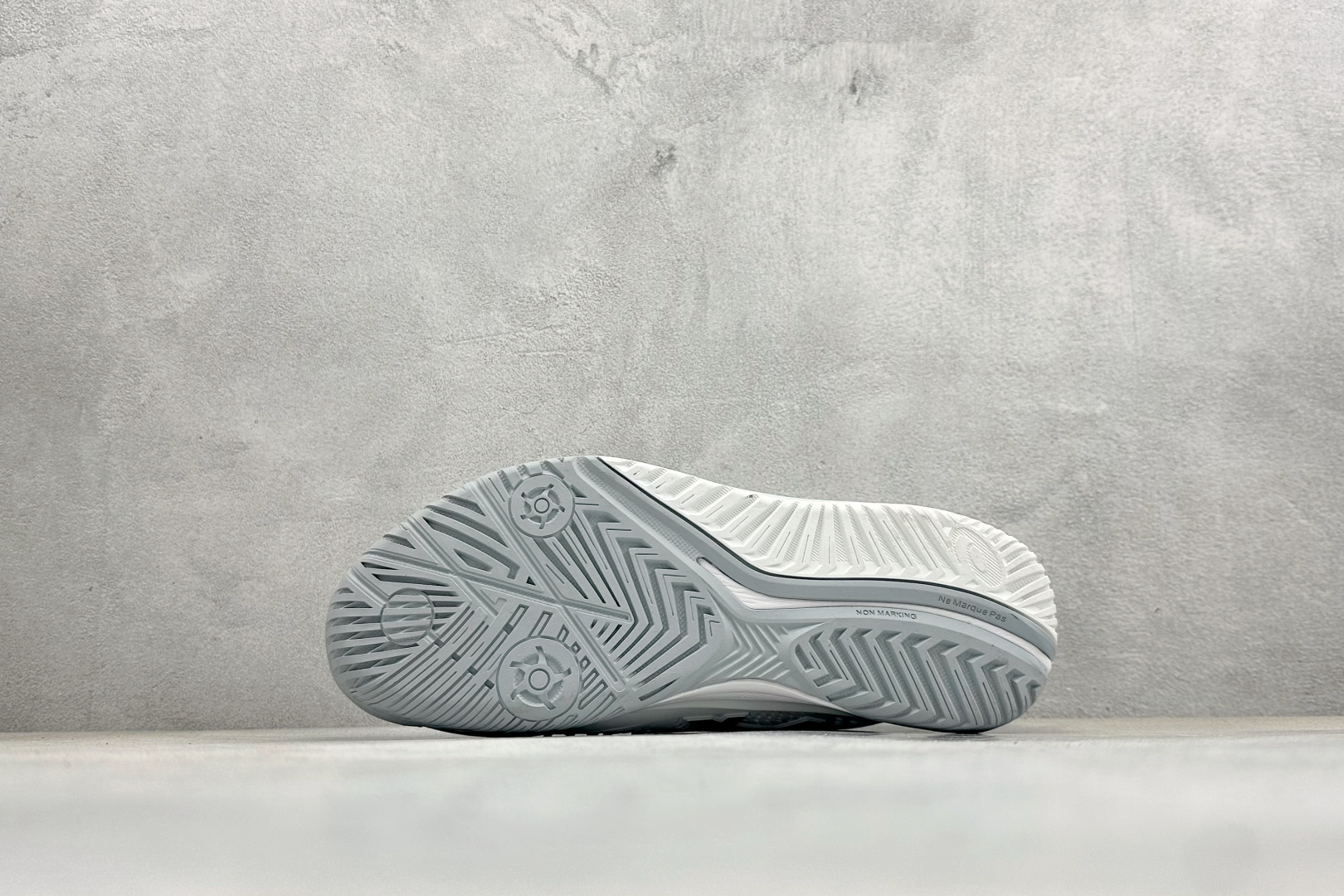 Asics Gel-Resoluti9 低帮网球鞋 1041A330-100