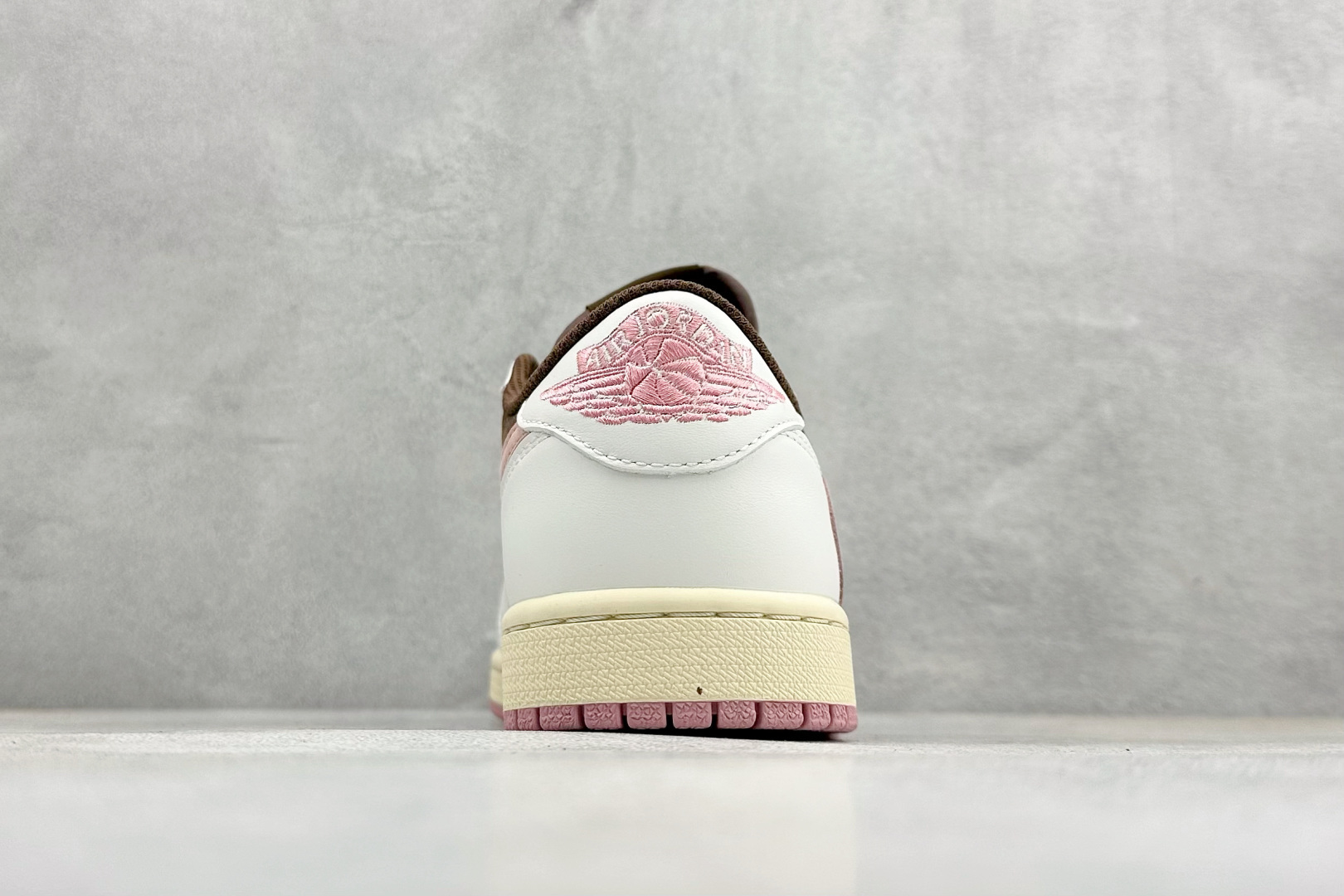 F版Fragment x TS x Air Jordan 1 Low 三方联名低帮倒钩板鞋 DZ4137-206