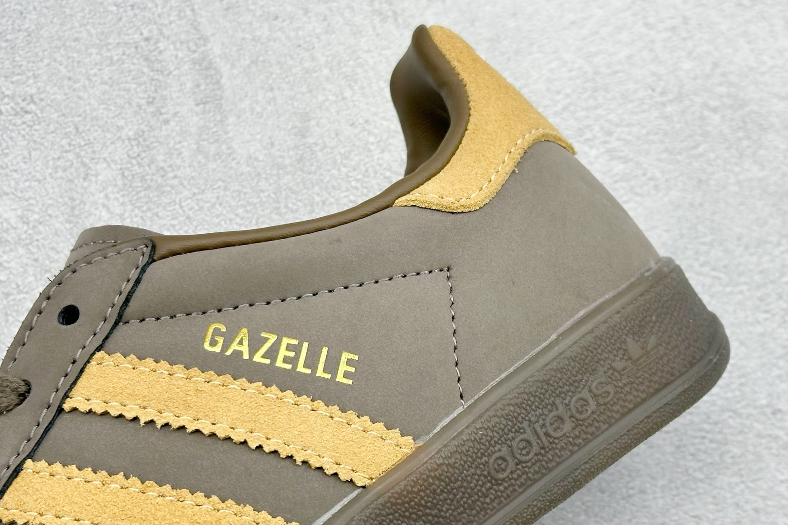 HZ版AdidOriginals Gazelle Indoor 三叶草复古休闲防滑耐磨低帮板鞋 JQ8386-莆田鞋,莆田鞋货源,高仿鞋,高仿鞋货源,安福档口,莆田高仿鞋,莆田鞋批发,高仿鞋批发,莆田高仿运动鞋,高仿运动鞋,莆田运动鞋 HZ版AdidOriginals Gazelle Indoor 三叶草复古休闲防滑耐磨低帮板鞋 JQ8386