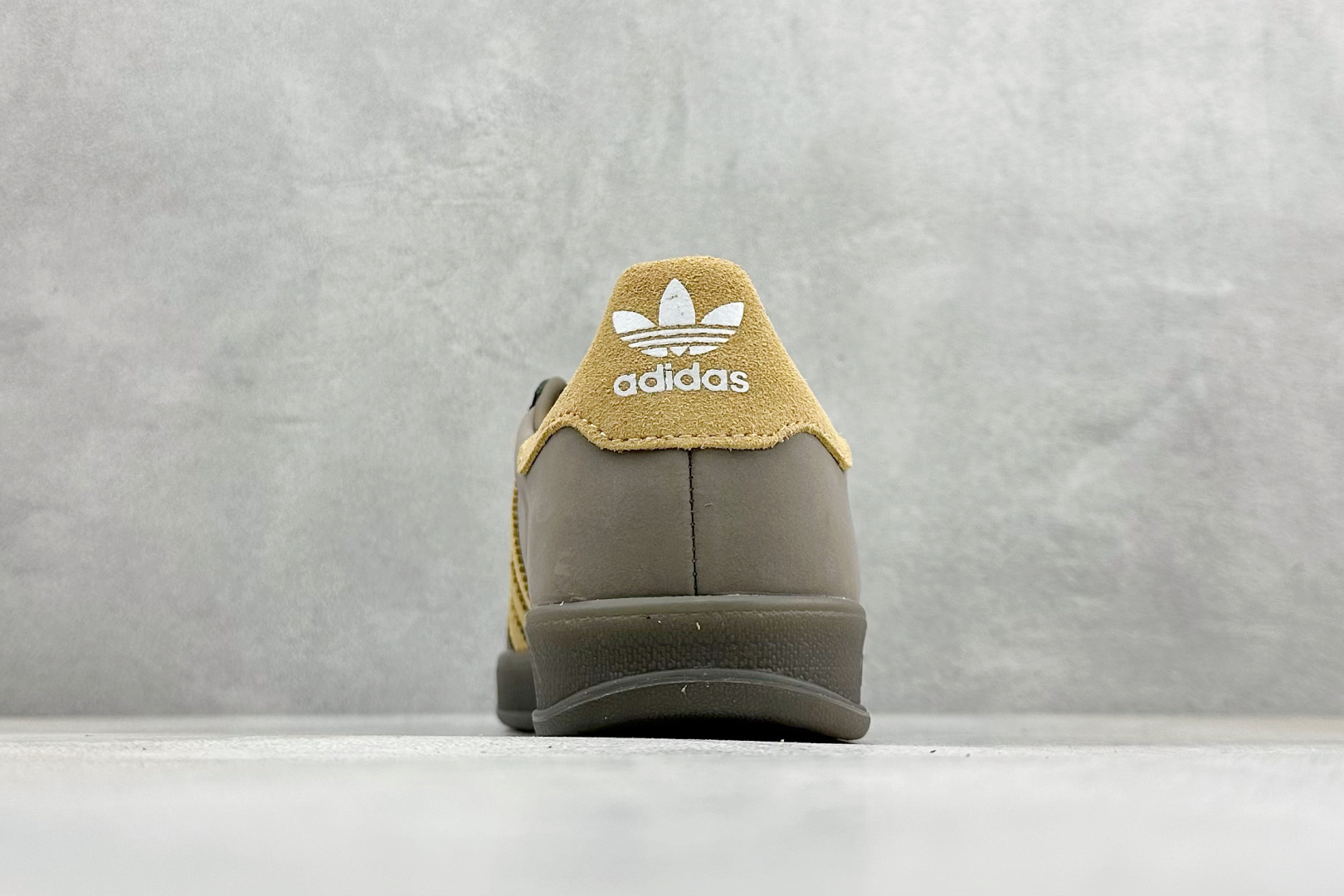 HZ版AdidOriginals Gazelle Indoor 三叶草复古休闲防滑耐磨低帮板鞋 JQ8386-莆田鞋,莆田鞋货源,高仿鞋,高仿鞋货源,安福档口,莆田高仿鞋,莆田鞋批发,高仿鞋批发,莆田高仿运动鞋,高仿运动鞋,莆田运动鞋 HZ版AdidOriginals Gazelle Indoor 三叶草复古休闲防滑耐磨低帮板鞋 JQ8386
