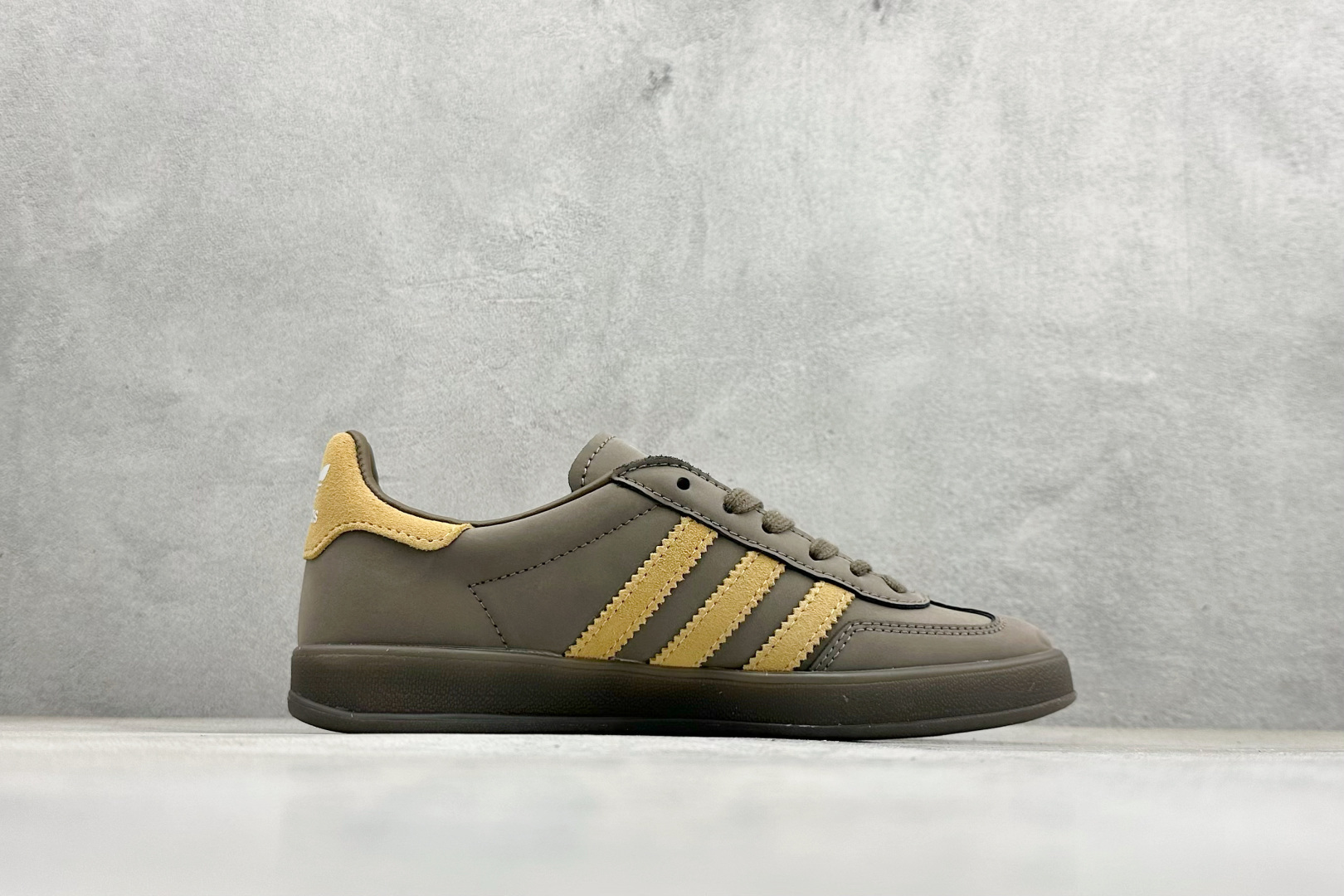 HZ版AdidOriginals Gazelle Indoor 三叶草复古休闲防滑耐磨低帮板鞋 JQ8386-莆田鞋,莆田鞋货源,高仿鞋,高仿鞋货源,安福档口,莆田高仿鞋,莆田鞋批发,高仿鞋批发,莆田高仿运动鞋,高仿运动鞋,莆田运动鞋 HZ版AdidOriginals Gazelle Indoor 三叶草复古休闲防滑耐磨低帮板鞋 JQ8386