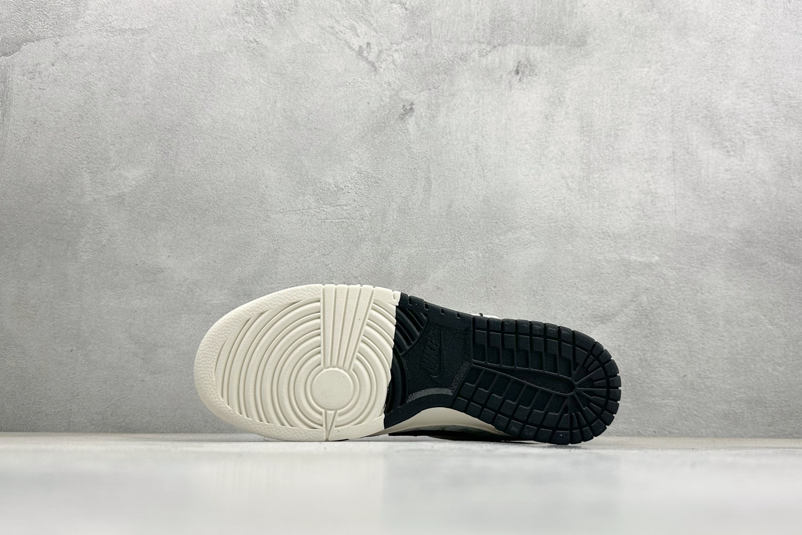 XC版Nike SB Dunk Low LV联名 灰涂鸦抽绳 周年高端定制 低帮休闲板鞋 CX5050-Y33