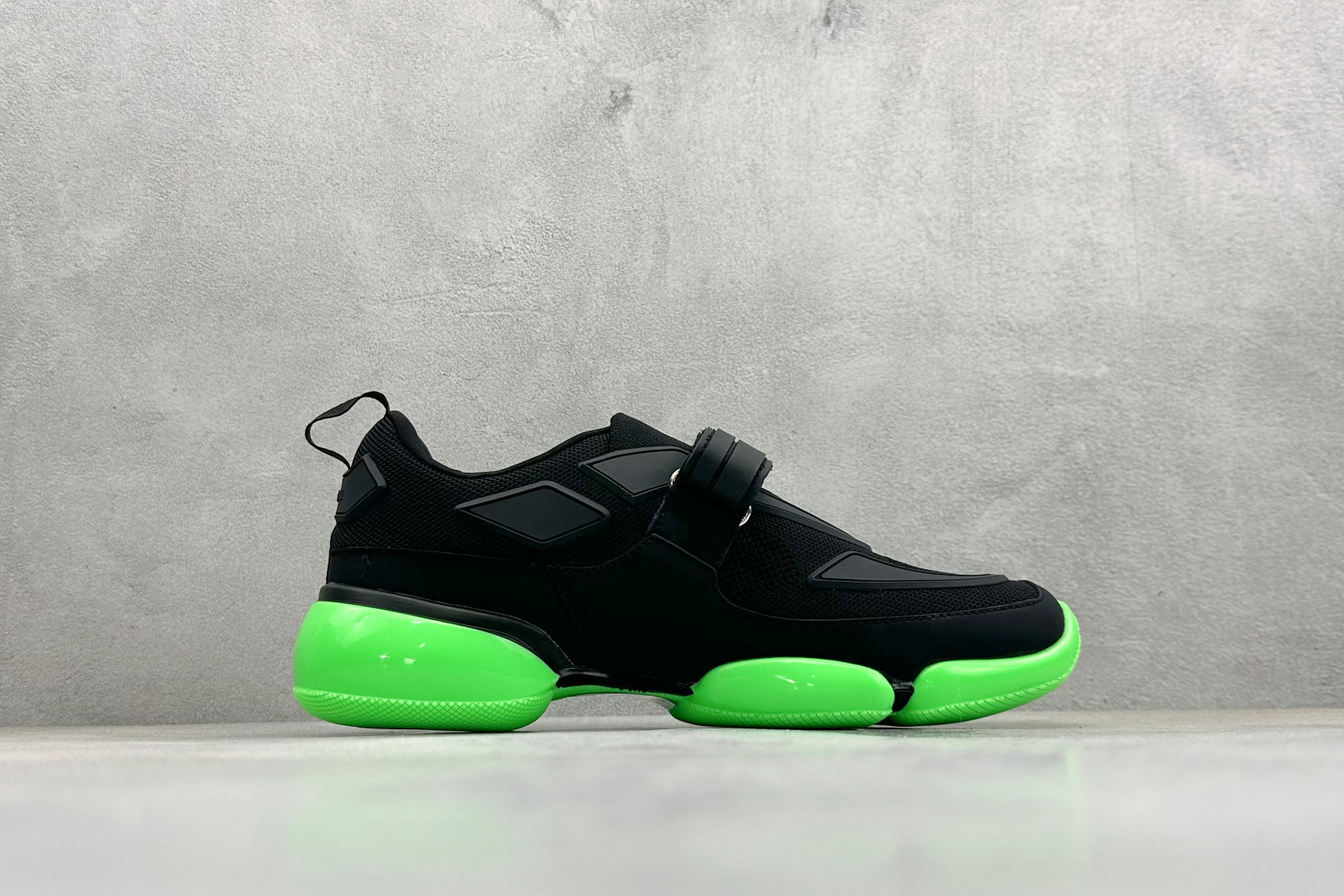 PRADA普拉达 Cloudbu魔术贴 运动 减震耐磨包裹性 低帮生活休闲鞋