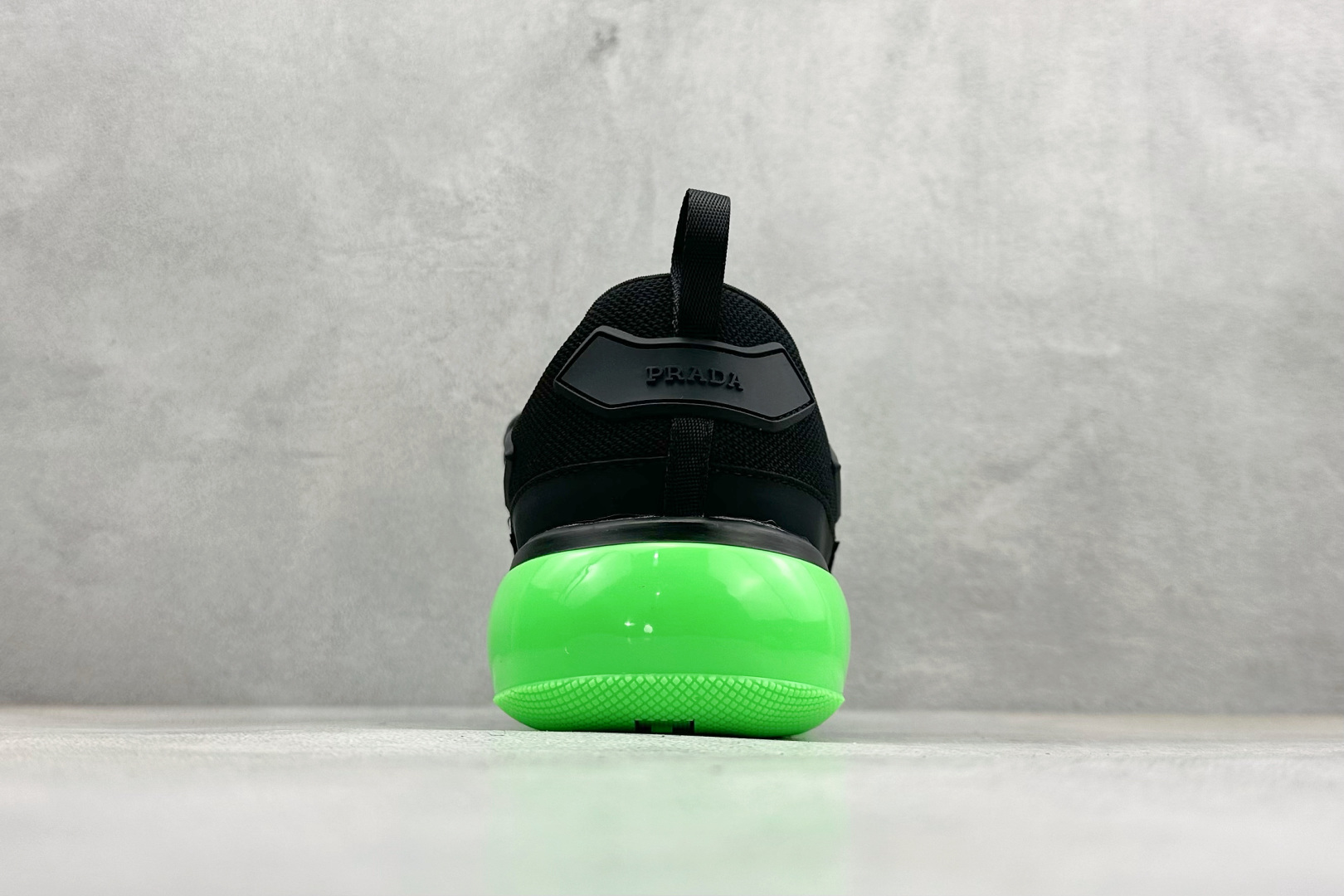 PRADA普拉达 Cloudbu魔术贴 运动 减震耐磨包裹性 低帮生活休闲鞋