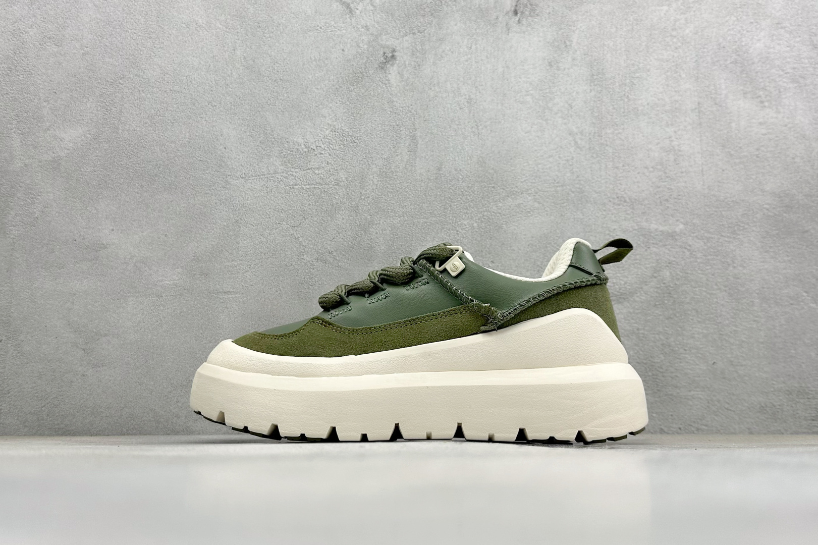 UGG Heritage Utilty Sneaker 中性羊绒雪地面包鞋 1170910