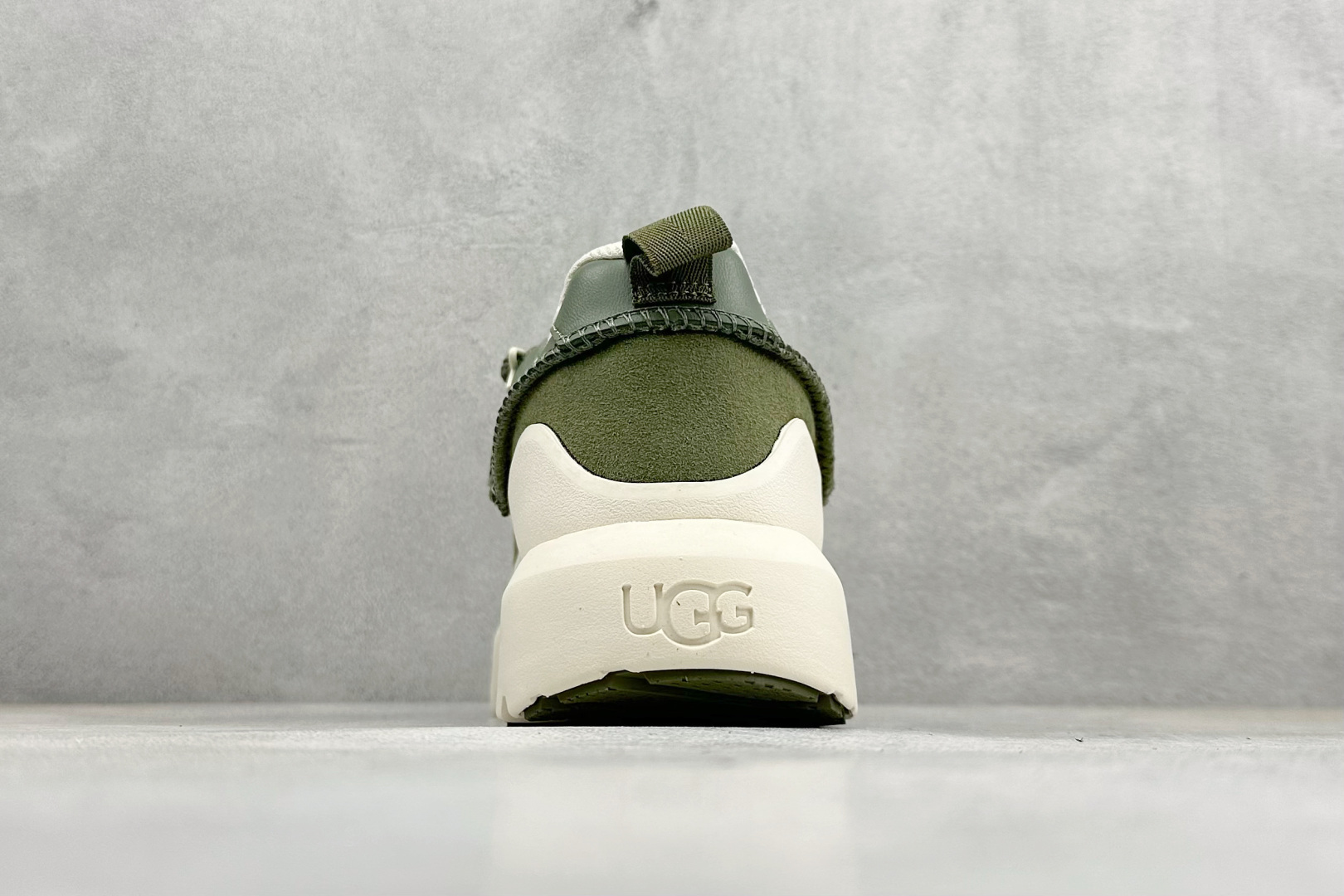UGG Heritage Utilty Sneaker 中性羊绒雪地面包鞋 1170910