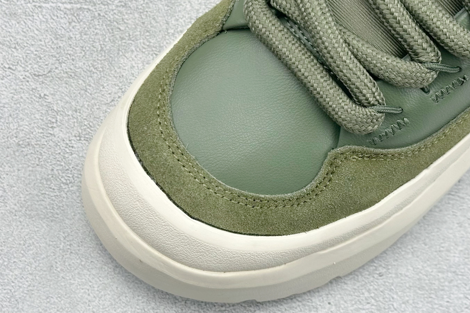 UGG Heritage Utilty Sneaker 中性羊绒雪地面包鞋 1170910