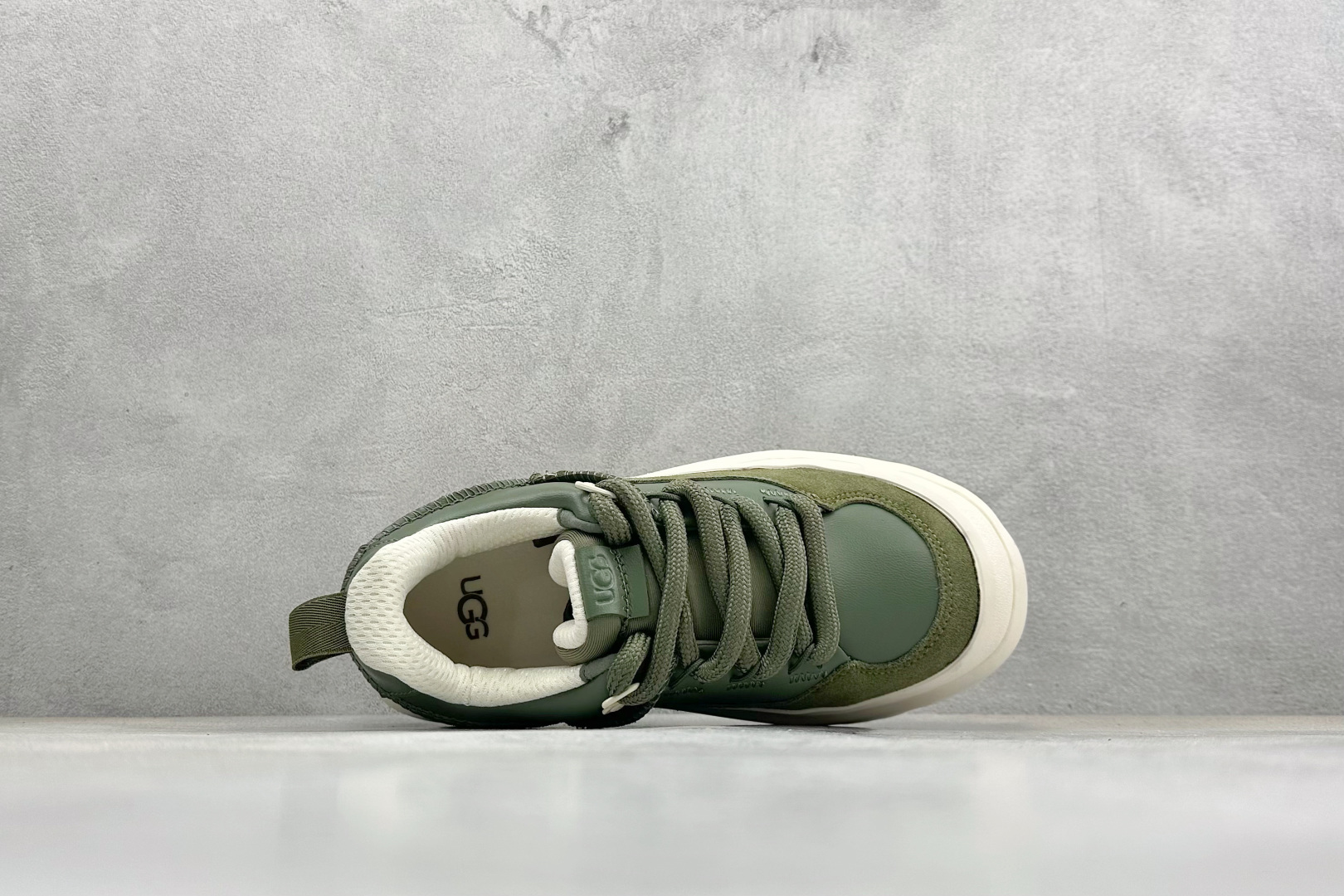 UGG Heritage Utilty Sneaker 中性羊绒雪地面包鞋 1170910