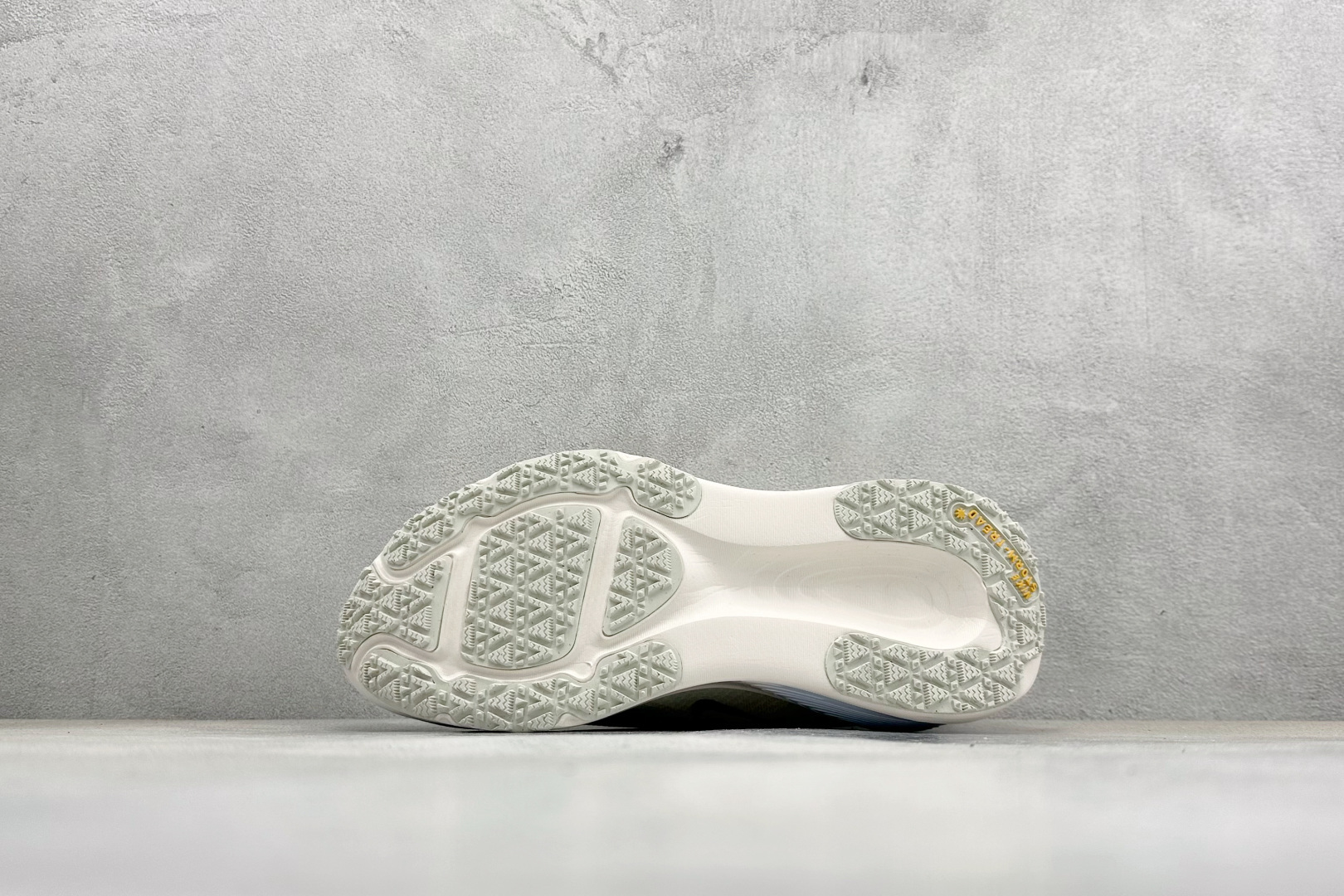 RS版Nike Air Zoom Vomero 18 GTX 缓震休闲跑鞋 HQ7002-100