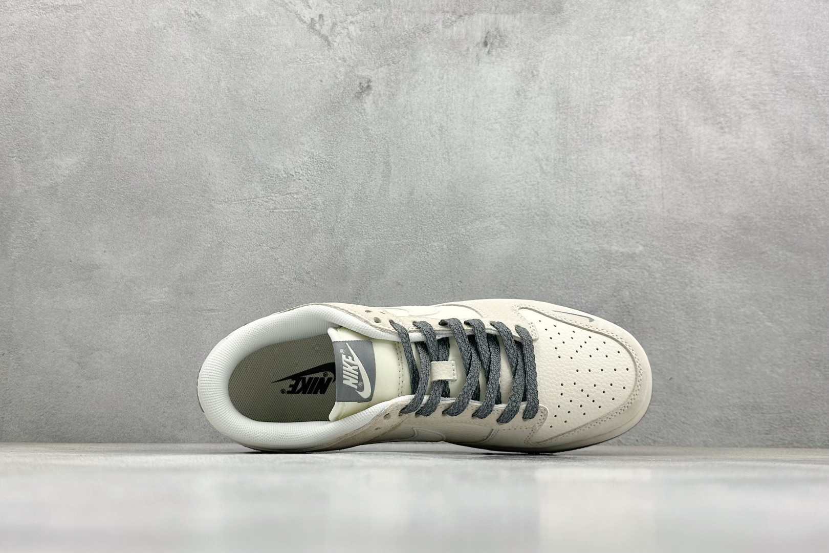 Nike SB Dunk Low“ NIKE灰—米灰猪八革” 周年高端定制 低帮休闲板鞋 DN3168-009