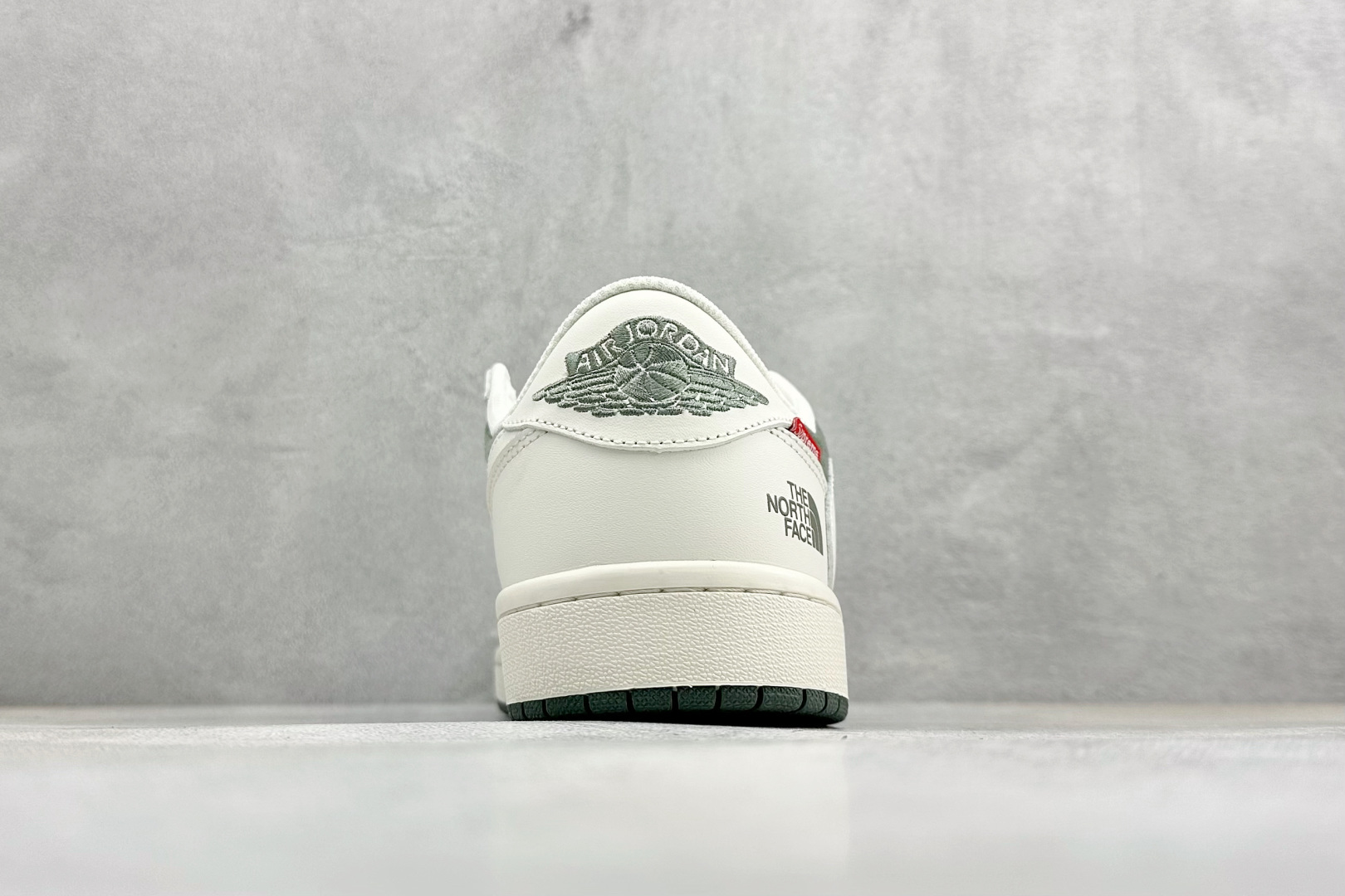 Travis Scott x Fragment Design x Jordan Air Jordan 1 Low SP “北面三方联名-米绿猪八革” DM7866-122