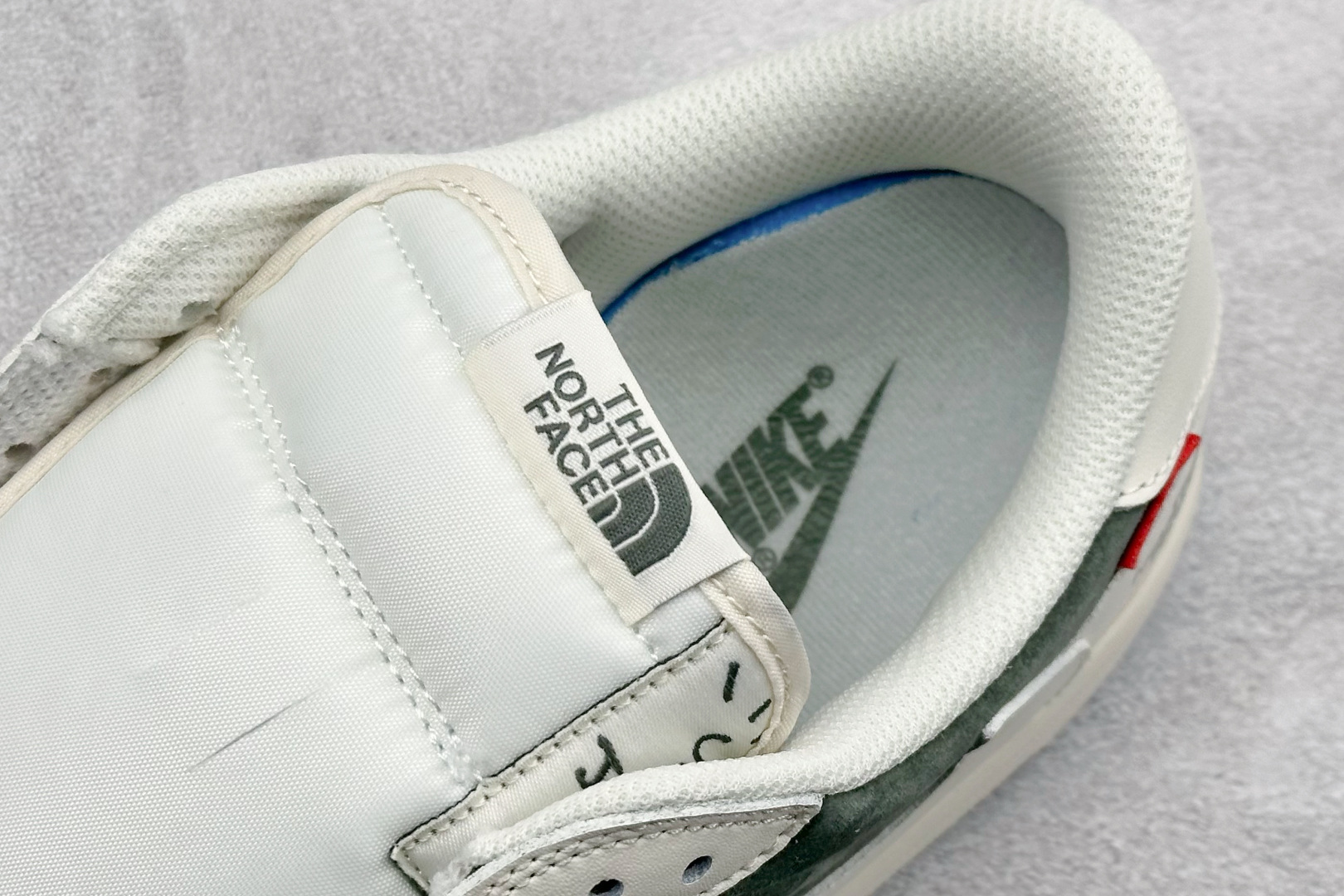 Travis Scott x Fragment Design x Jordan Air Jordan 1 Low SP “北面三方联名-米绿猪八革” DM7866-122