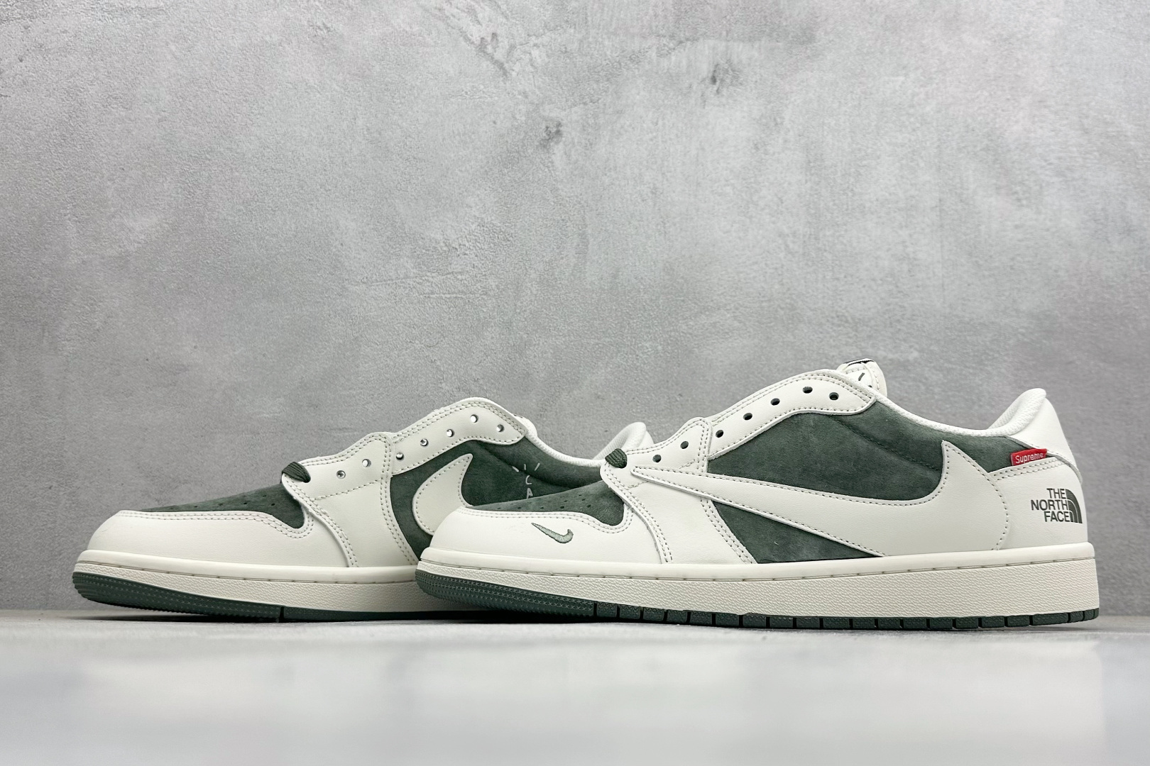Travis Scott x Fragment Design x Jordan Air Jordan 1 Low SP “北面三方联名-米绿猪八革” DM7866-122
