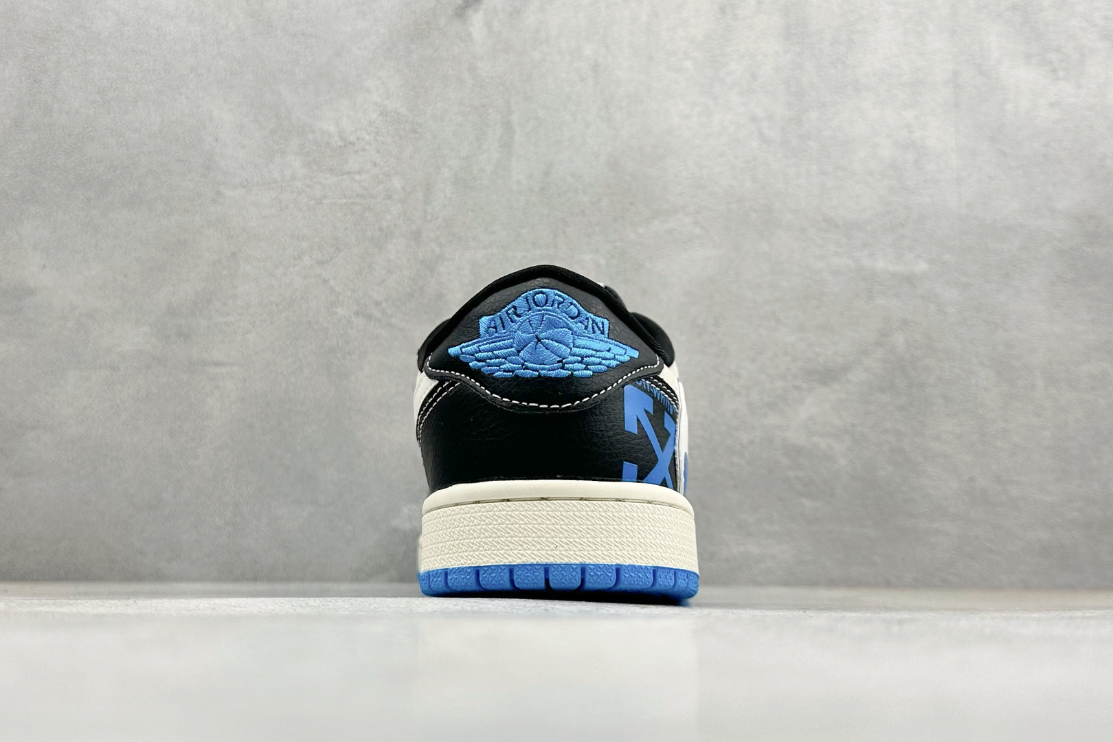 Air Jordan 1 Low AJ1 乔1 OWF联名 倒钩高端定制 低帮复古篮球鞋 XB1979-024 Air Jordan 1 Low AJ1 乔1 OWF联名 倒钩高端定制 低帮复古篮球鞋 XB1979-024