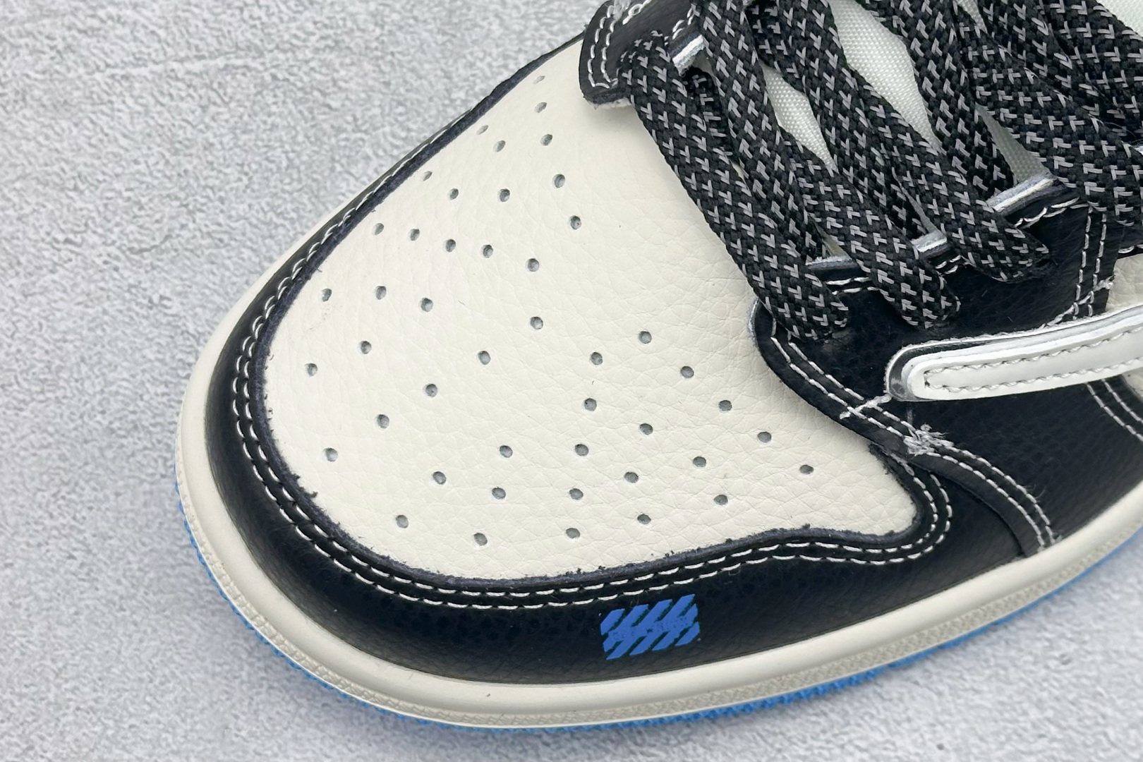 Air Jordan 1 Low AJ1 乔1 OWF联名 倒钩高端定制 低帮复古篮球鞋 XB1979-024 Air Jordan 1 Low AJ1 乔1 OWF联名 倒钩高端定制 低帮复古篮球鞋 XB1979-024