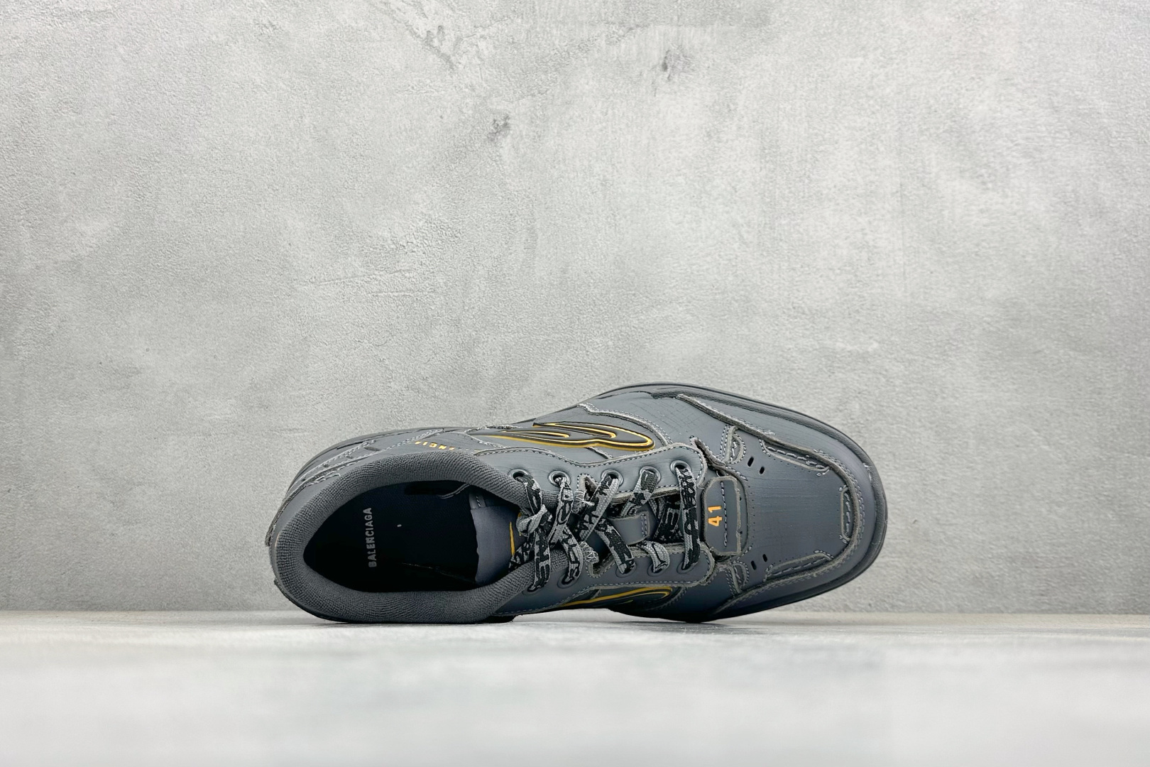 PK版Balenciaga 巴黎世家十八代 Hamptons 手工做旧款 牛皮革 复古圆头系带低帮休闲鞋 841765-WCURB-1180