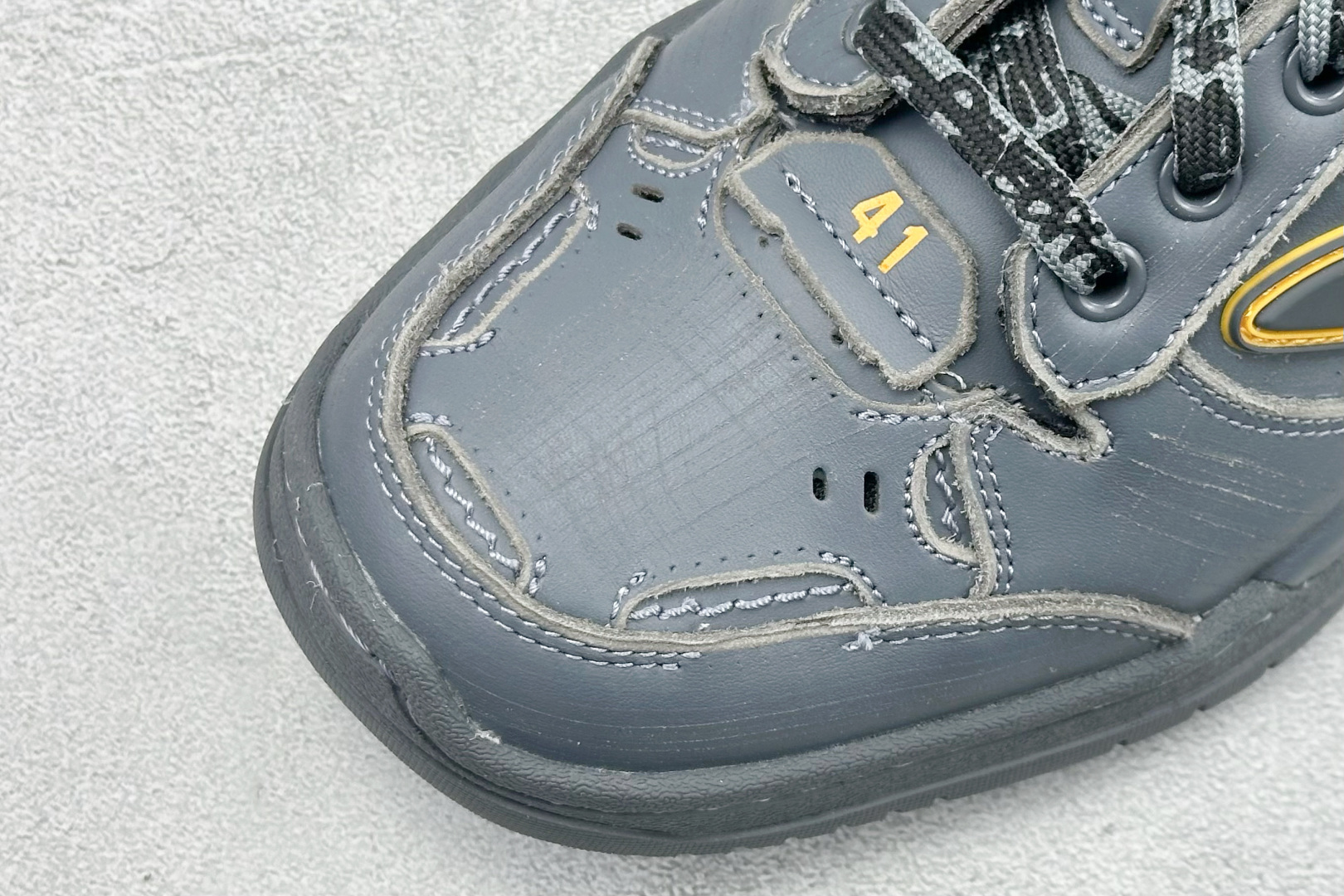 PK版Balenciaga 巴黎世家十八代 Hamptons 手工做旧款 牛皮革 复古圆头系带低帮休闲鞋 841765-WCURB-1180