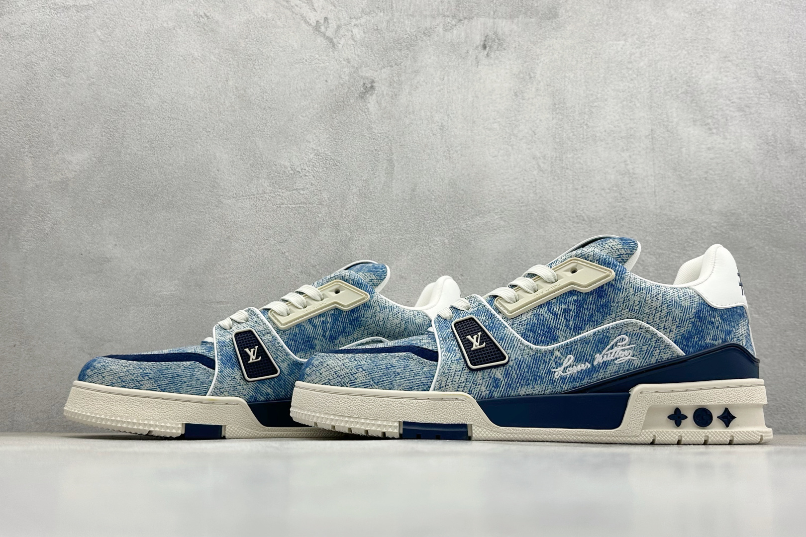 LV Trainer系列高奢运动鞋