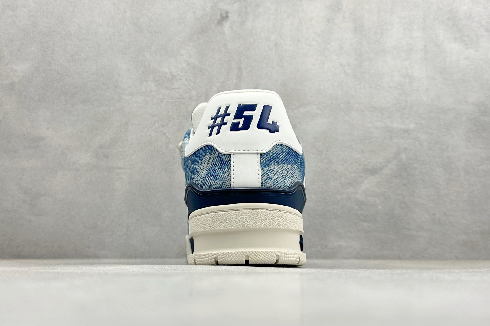 LV Trainer系列高奢运动鞋