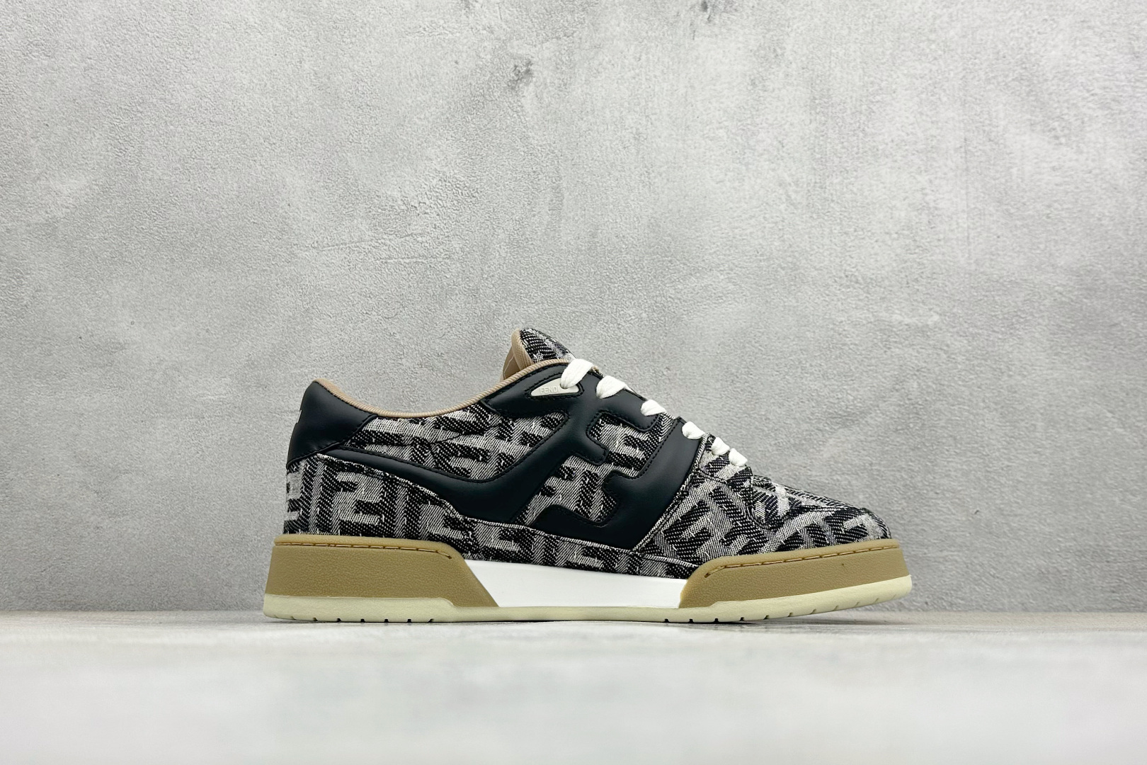 广奢高端货 FENDI芬迪 Match 绒面皮革 压纹系带