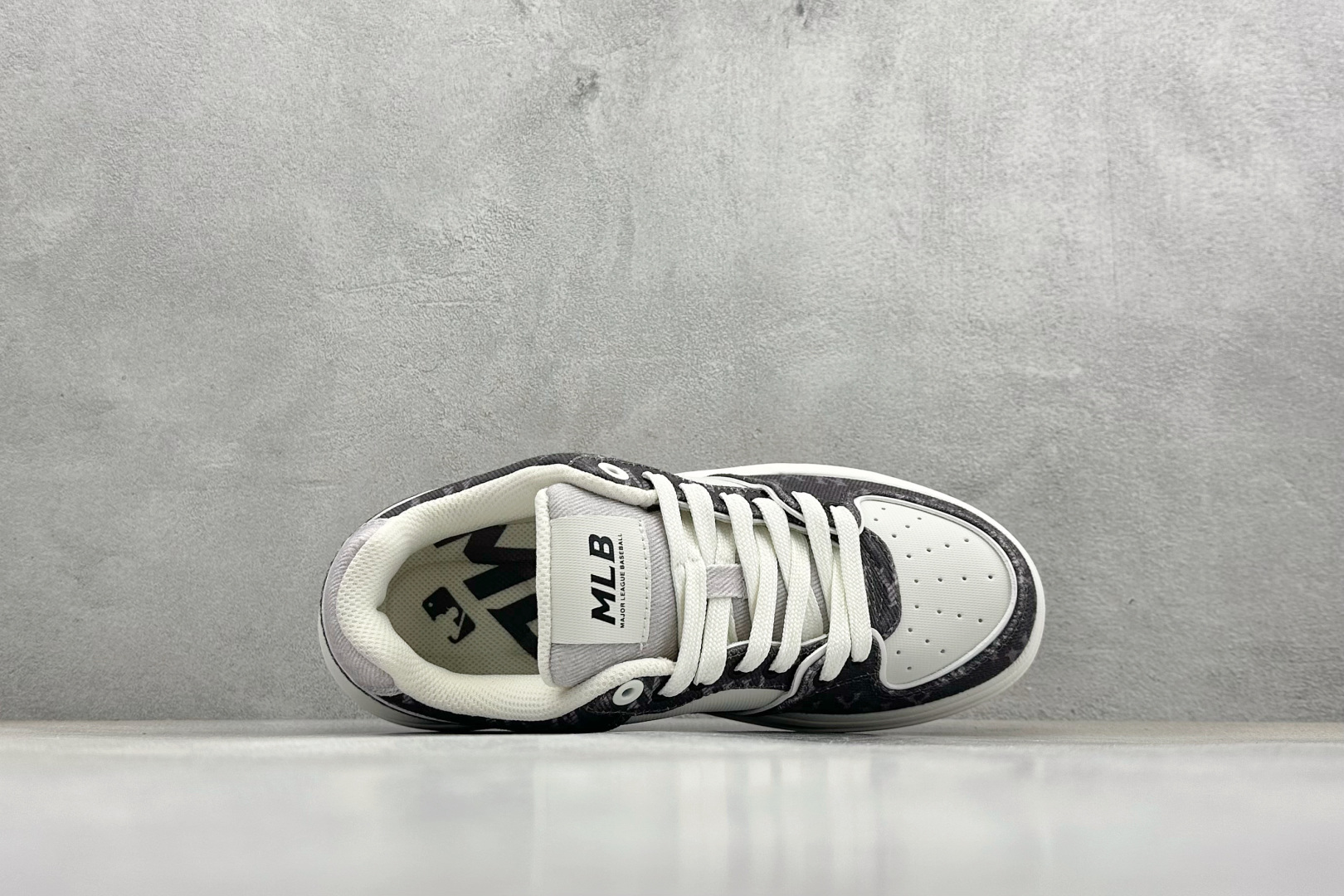 MLB CHUNKY LINER DENIM MONOGRAM SL 印刻老花 时尚舒适 休闲运动 防滑耐磨低帮学长鞋 3ASXM016N