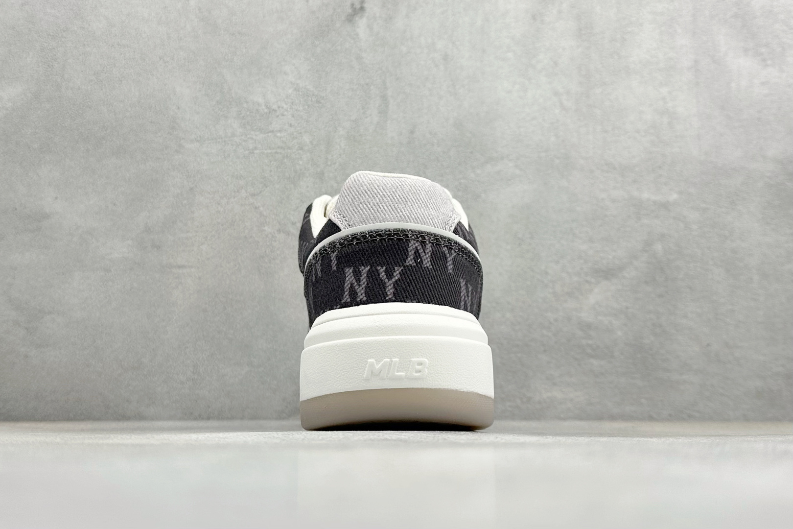 MLB CHUNKY LINER DENIM MONOGRAM SL 印刻老花 时尚舒适 休闲运动 防滑耐磨低帮学长鞋 3ASXM016N