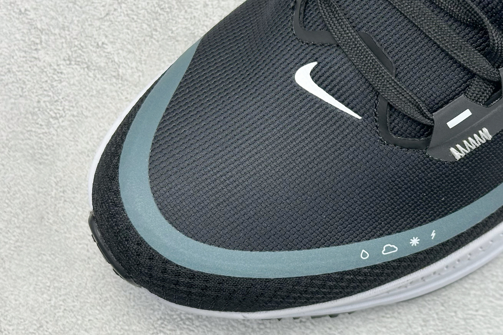 Nike VOMERO 18 GTX 耐克 舒适减震防滑 低帮跑步鞋 全掌ReactX泡绵中底 HQ7002-002