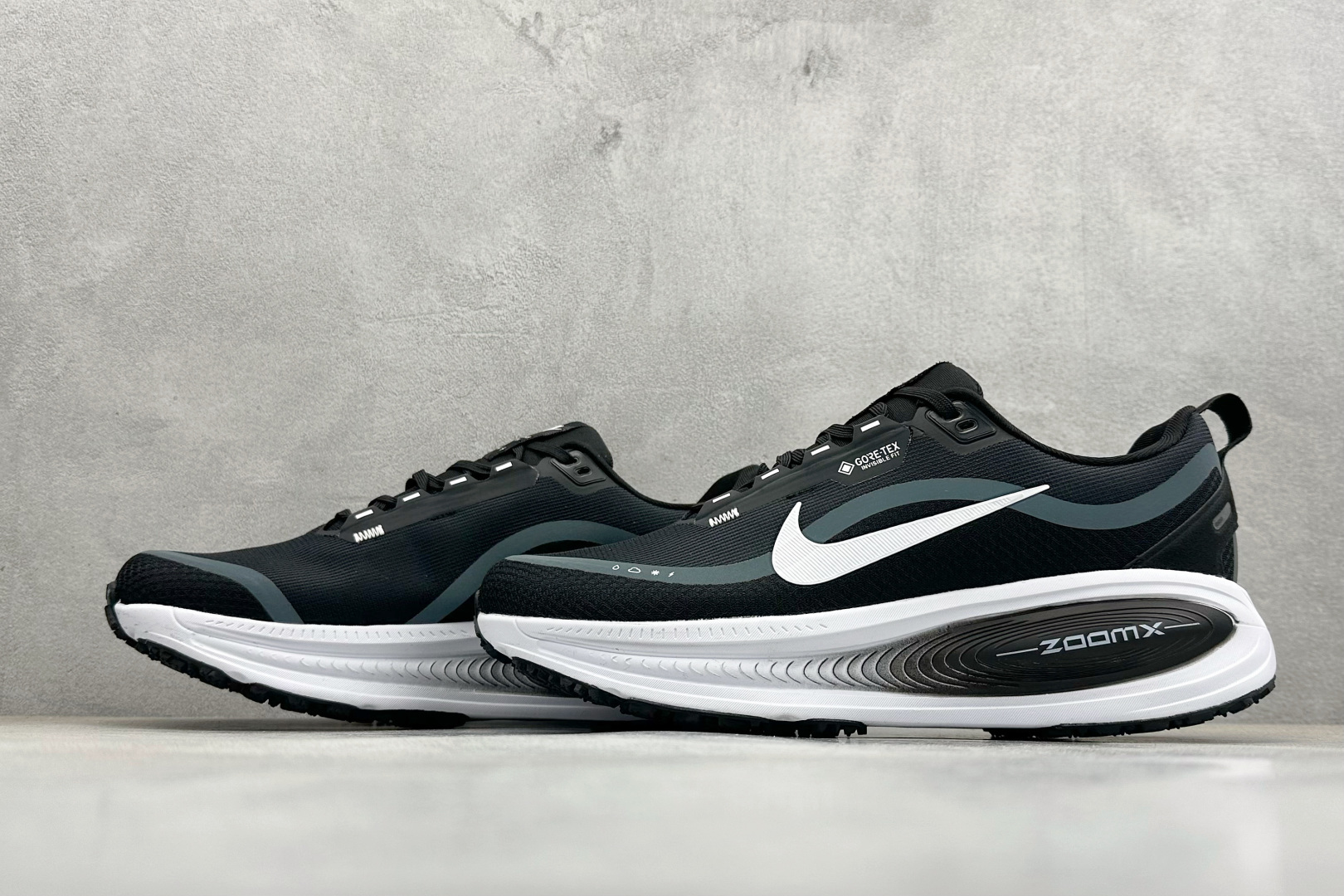 Nike VOMERO 18 GTX 耐克 舒适减震防滑 低帮跑步鞋 全掌ReactX泡绵中底 HQ7002-002