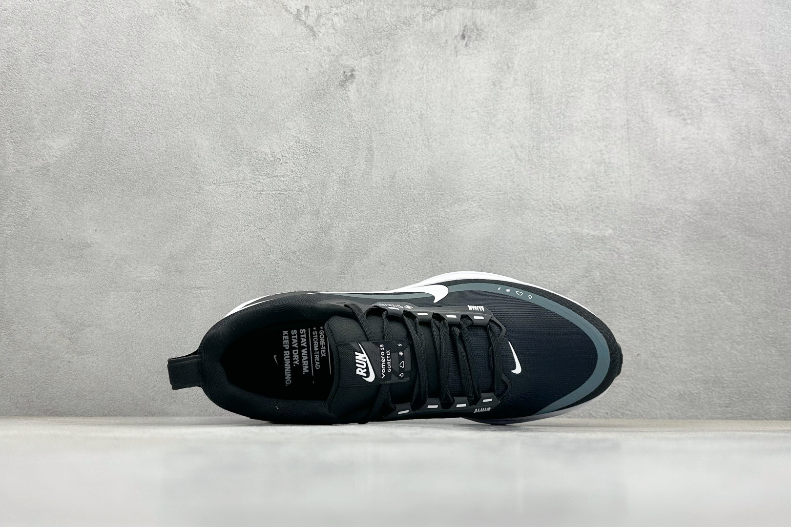 Nike VOMERO 18 GTX 耐克 舒适减震防滑 低帮跑步鞋 全掌ReactX泡绵中底 HQ7002-002