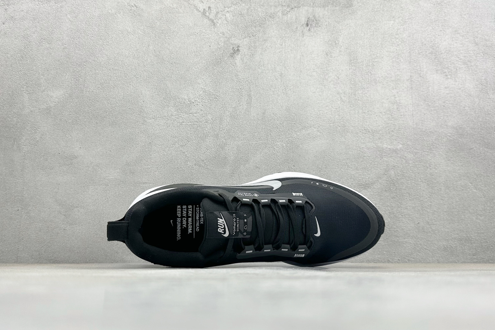 Nike VOMERO 18 GTX 耐克 舒适减震防滑 低帮跑步鞋 全掌ReactX泡绵中底 HQ7001-002 Nike VOMERO 18 GTX 耐克 舒适减震防滑 低帮跑步鞋 全掌ReactX泡绵中底 HQ7001-002