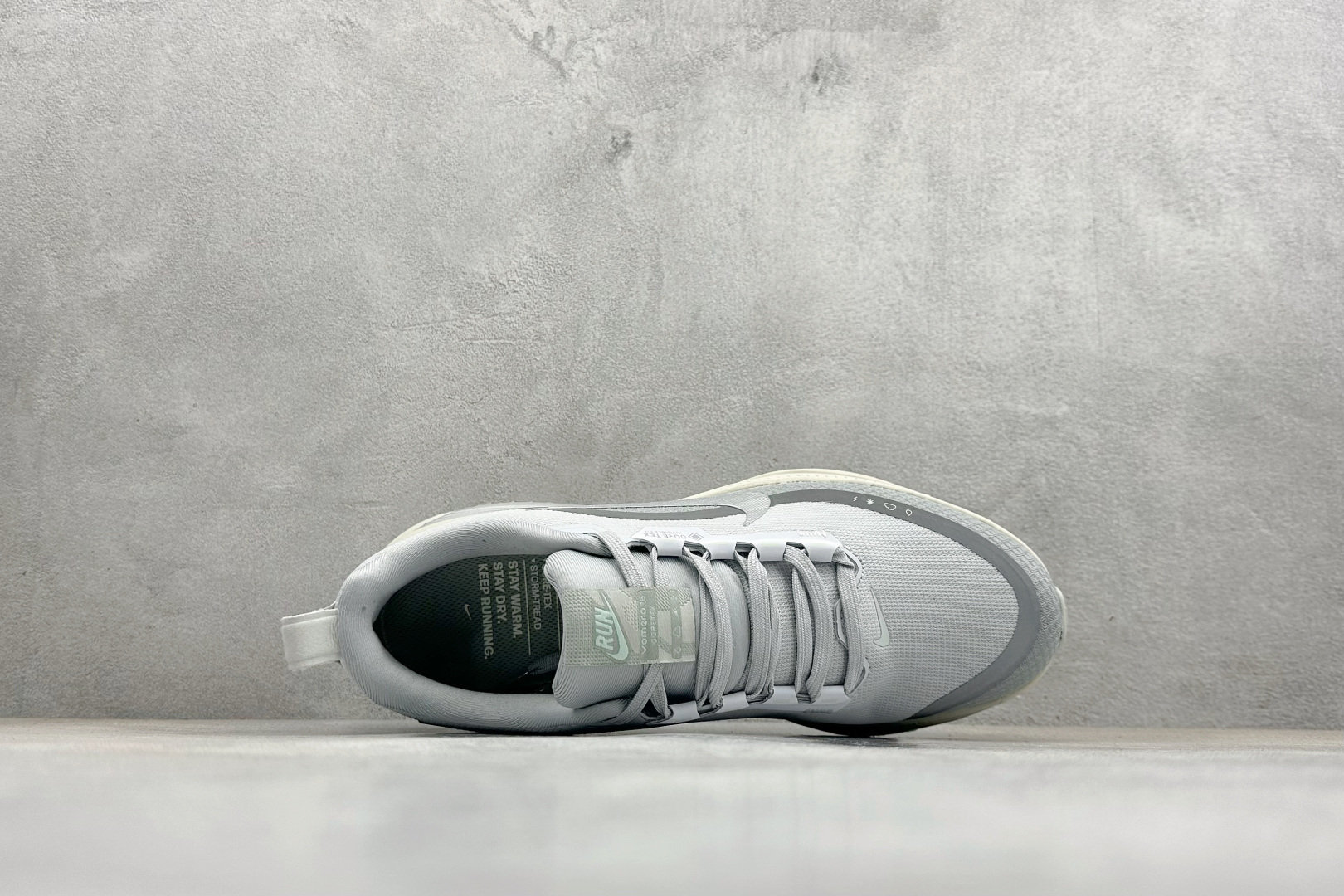 Nike VOMERO 18 GTX 耐克 舒适减震防滑 低帮跑步鞋 全掌ReactX泡绵中底 HQ7001-003