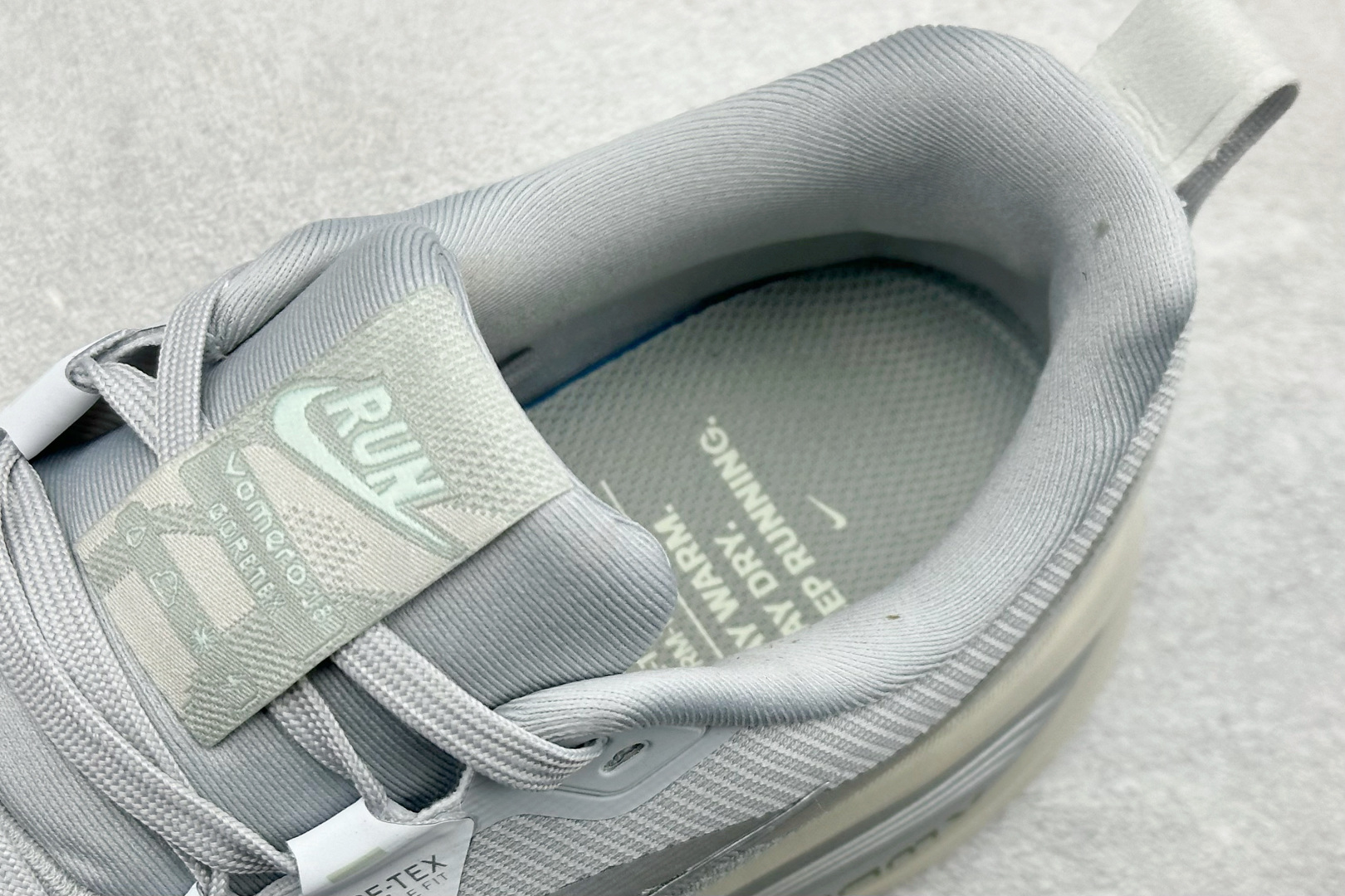 Nike VOMERO 18 GTX 耐克 舒适减震防滑 低帮跑步鞋 全掌ReactX泡绵中底 HQ7001-003