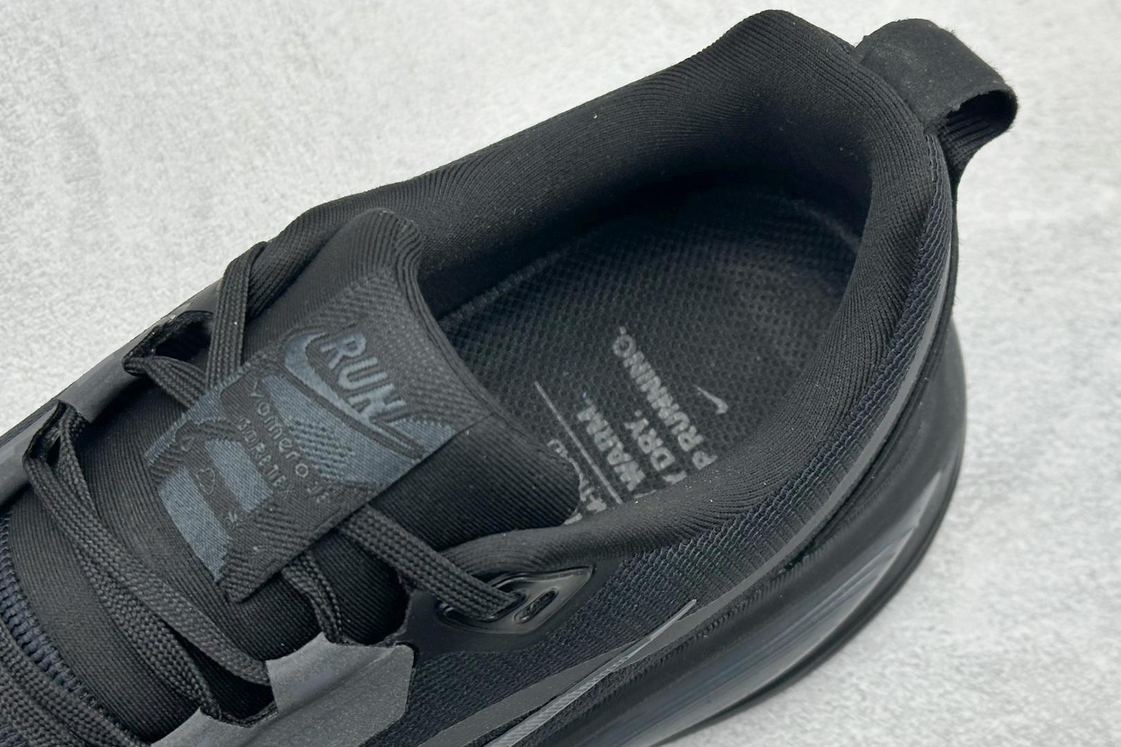 Nike VOMERO 18 GTX 耐克 舒适减震防滑 低帮跑步鞋 HQ7001-001