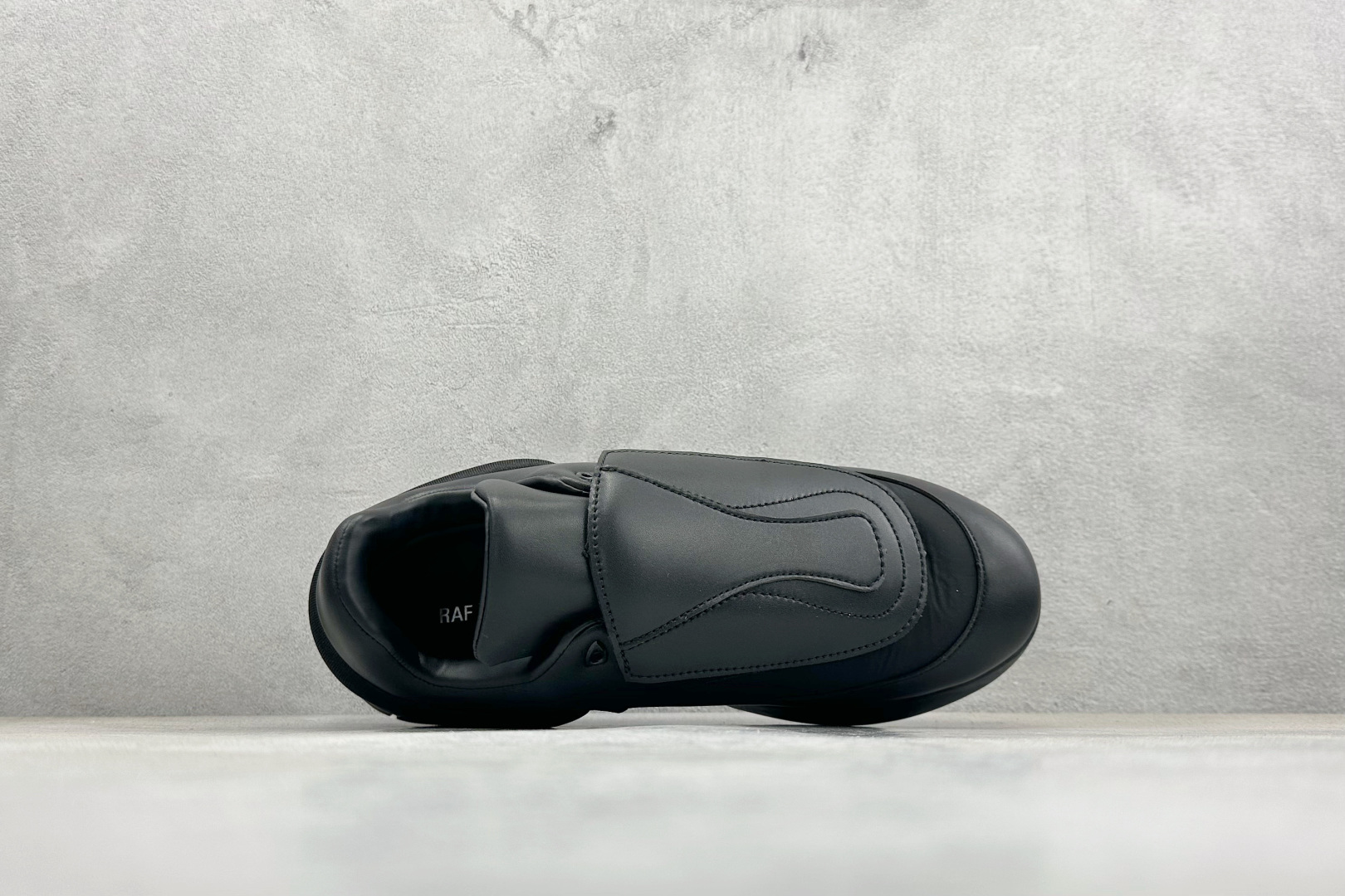 RAF SIMONS Antei 先锋潮流 复古低帮休闲鞋 HR740001S RAF SIMONS Antei 先锋潮流 复古低帮休闲鞋 HR740001S