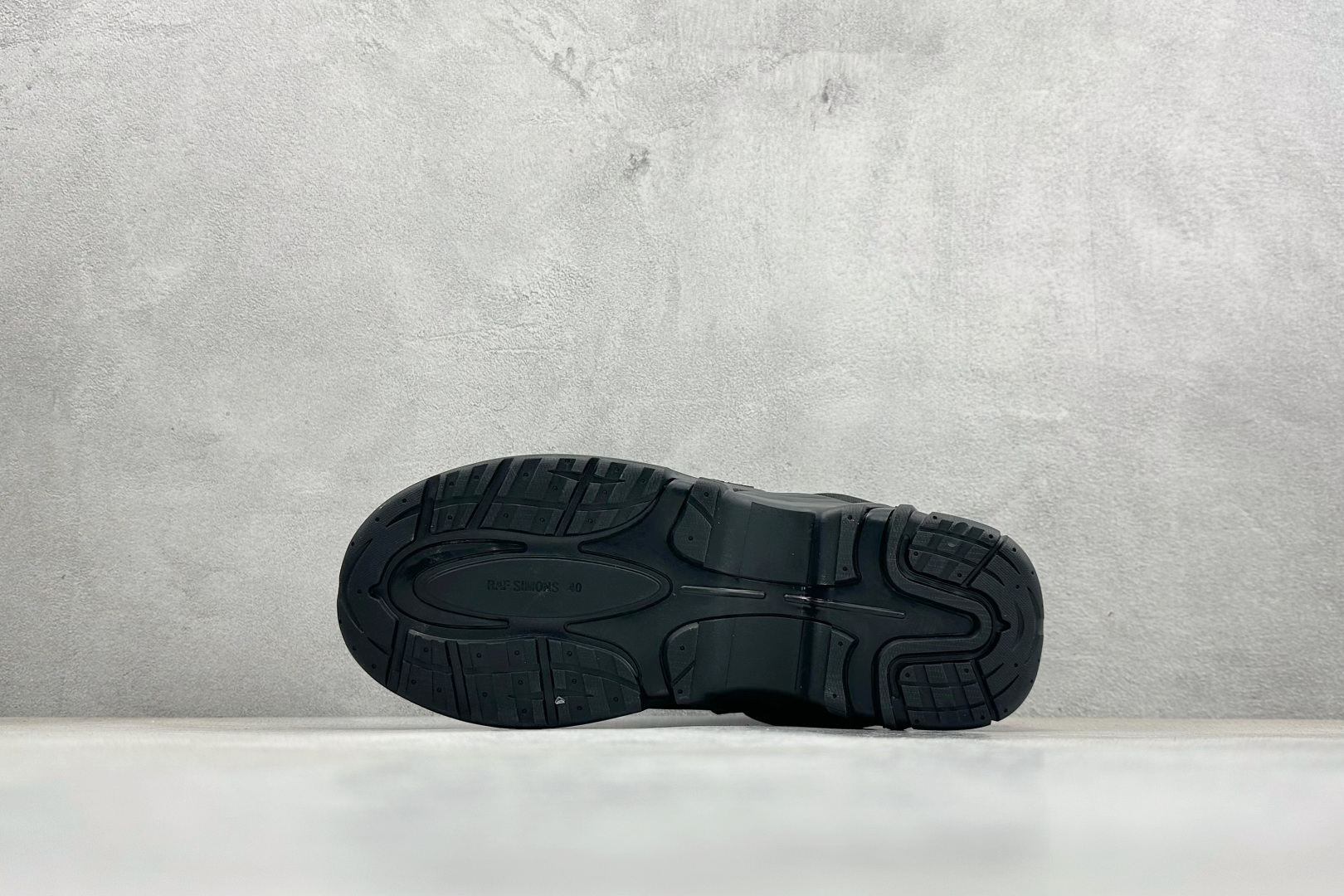 RAF SIMONS Antei 先锋潮流 复古低帮休闲鞋 HR740001S RAF SIMONS Antei 先锋潮流 复古低帮休闲鞋 HR740001S