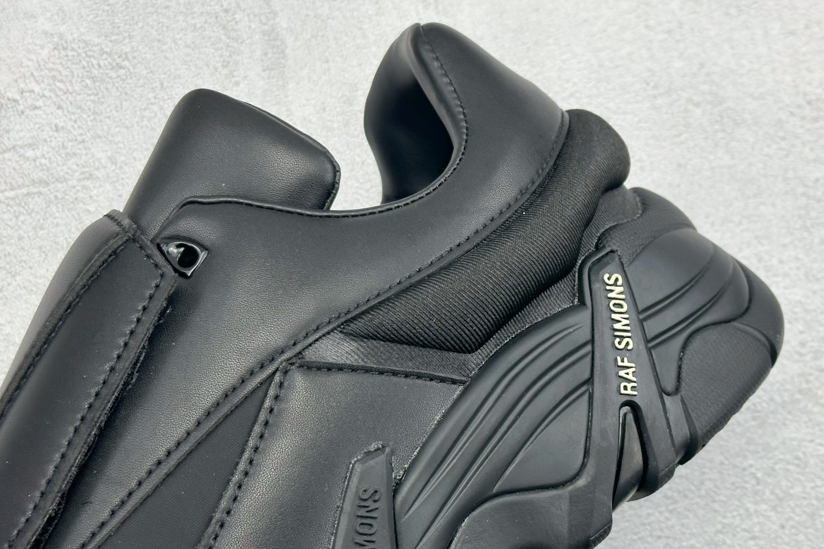 RAF SIMONS Antei 先锋潮流 复古低帮休闲鞋 HR740001S RAF SIMONS Antei 先锋潮流 复古低帮休闲鞋 HR740001S