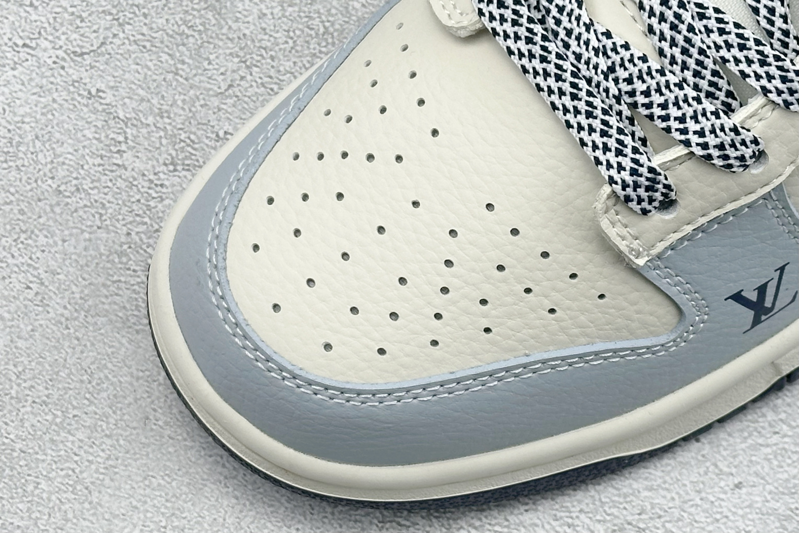 Nike SB Dunk Low LV联名 米灰蓝牛仔 低帮休闲板鞋 DN3168-001