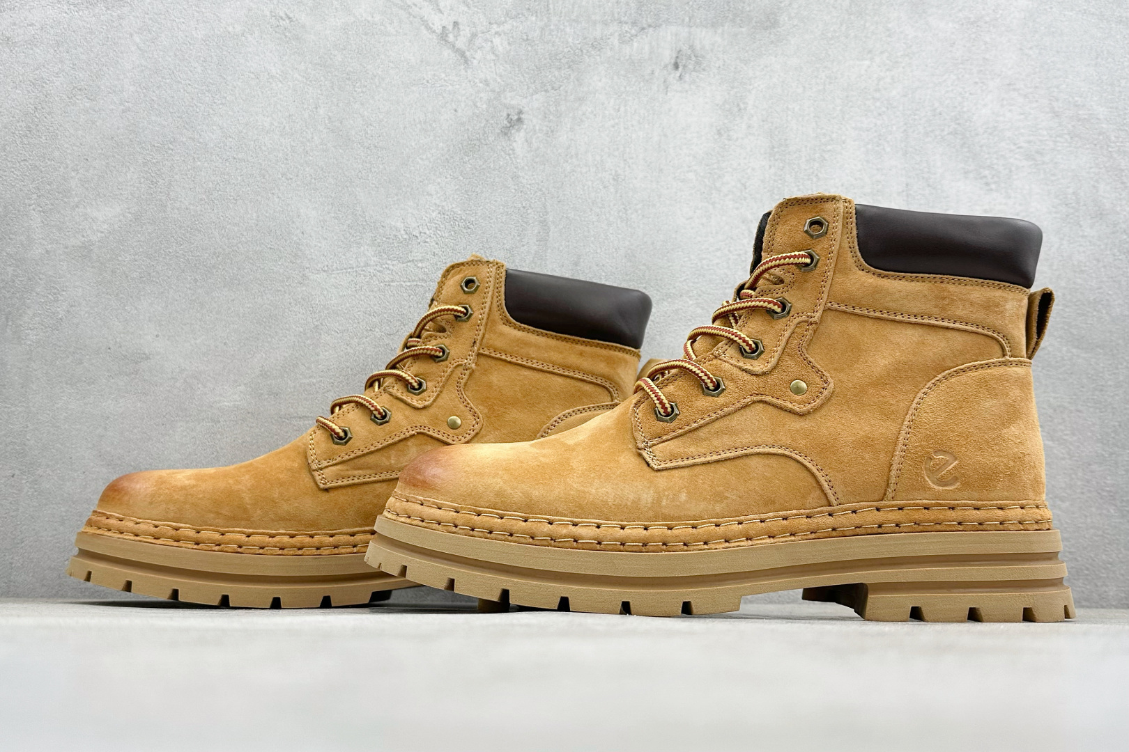 Ecco 爱步适酷系列工装真皮防滑厚底大黄靴 638908-01003 Ecco 爱步适酷系列工装真皮防滑厚底大黄靴 638908-01003