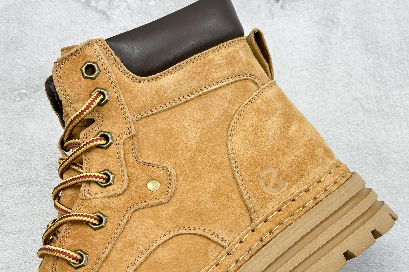 Ecco 爱步适酷系列工装真皮防滑厚底大黄靴 638908-01003 Ecco 爱步适酷系列工装真皮防滑厚底大黄靴 638908-01003