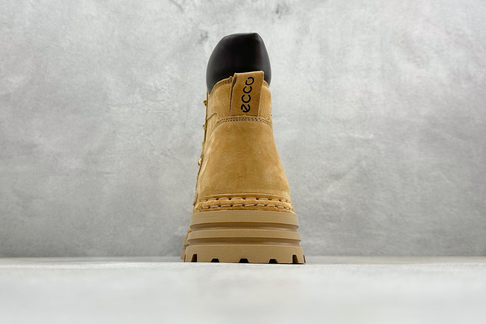 Ecco 爱步适酷系列工装真皮防滑厚底大黄靴 638908-01003 Ecco 爱步适酷系列工装真皮防滑厚底大黄靴 638908-01003