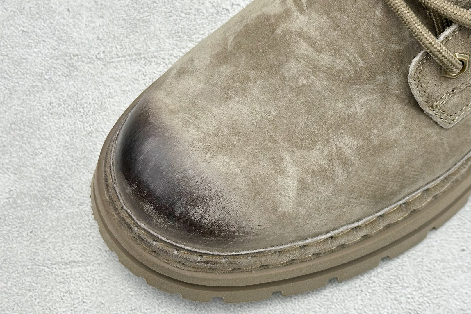 Ecco 爱步适酷系列工装真皮防滑厚底大黄靴 638908-01001