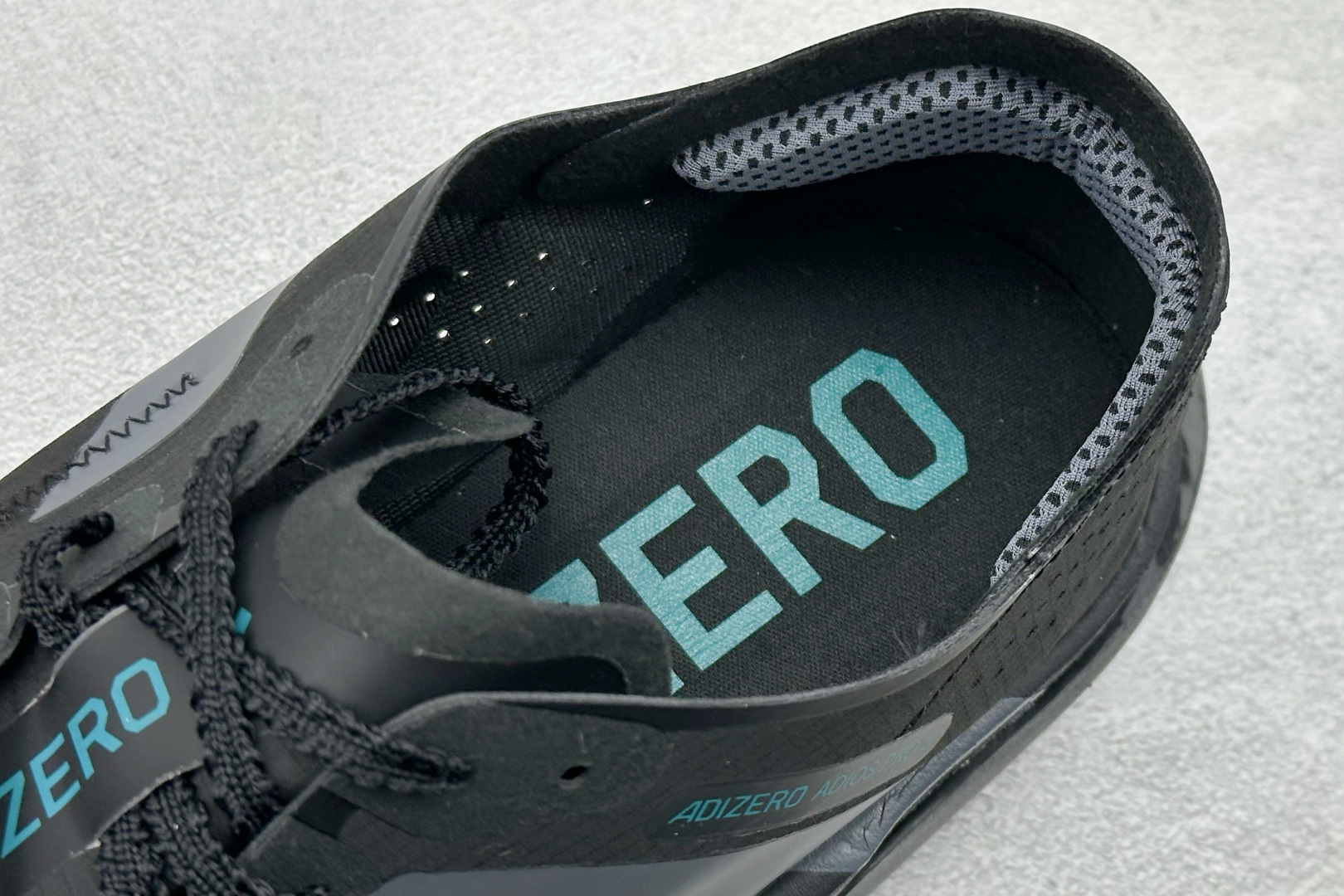 AdidADIZERO ADIOS PRO 5 M 马拉松竞速专业跑鞋 K18210