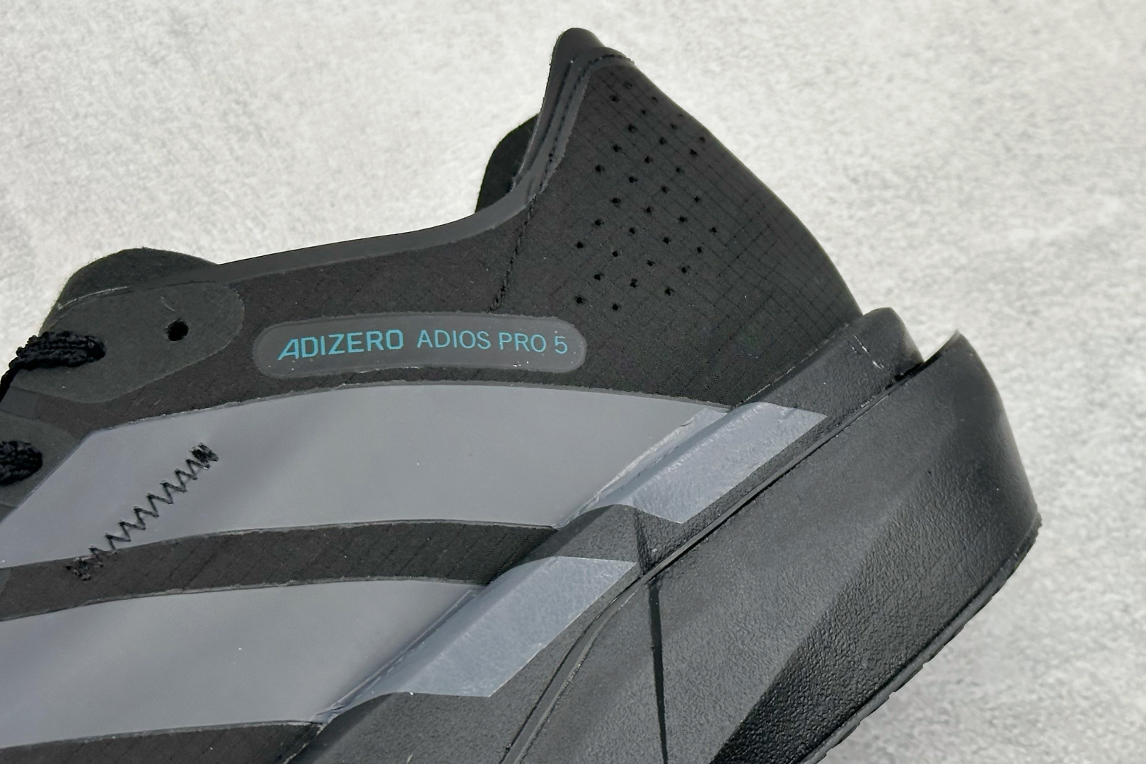 AdidADIZERO ADIOS PRO 5 M 马拉松竞速专业跑鞋 K18210